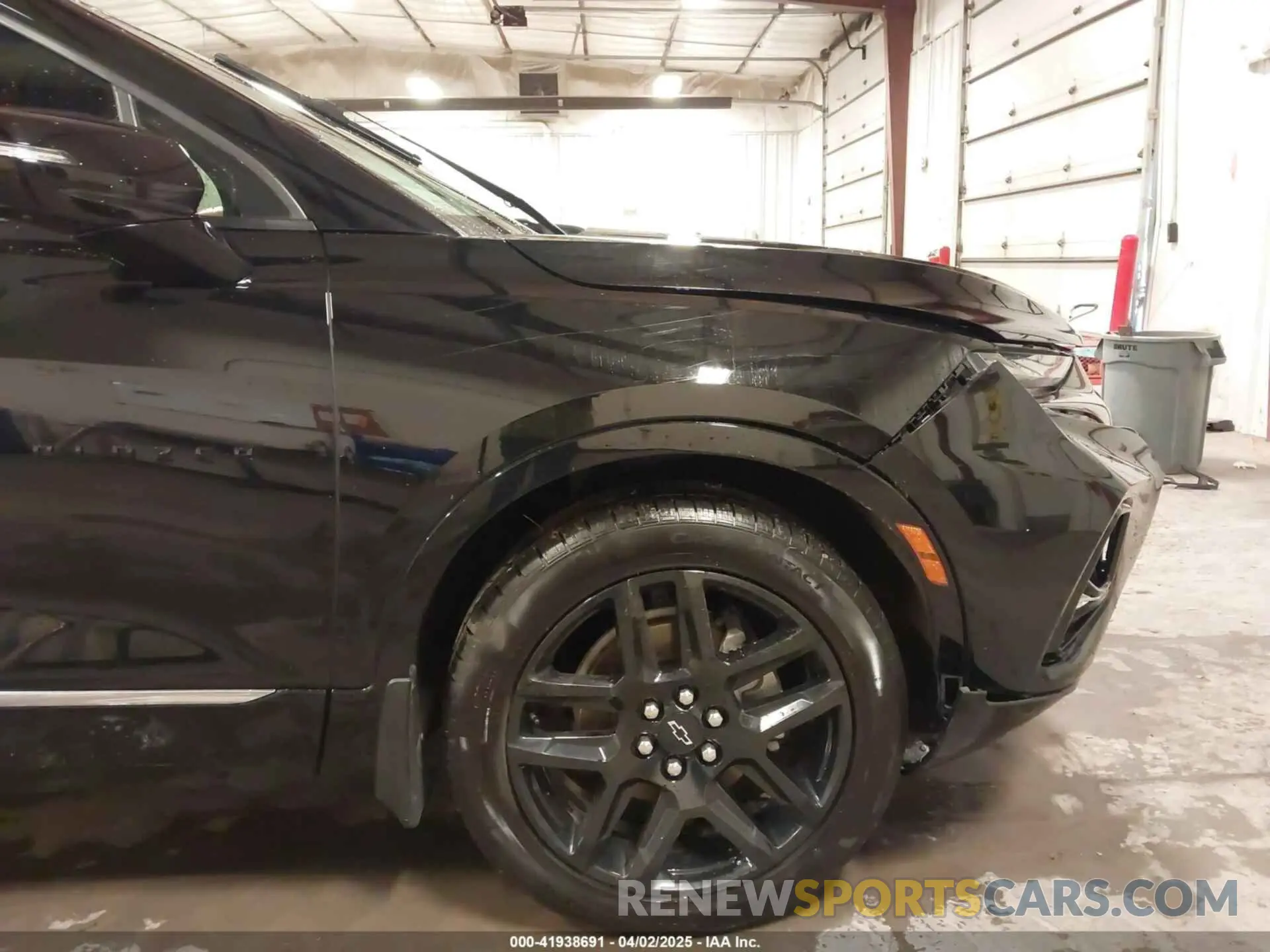 17 Photograph of a damaged car 3GNKBKRS2KS669067 CHEVROLET BLAZER 2019