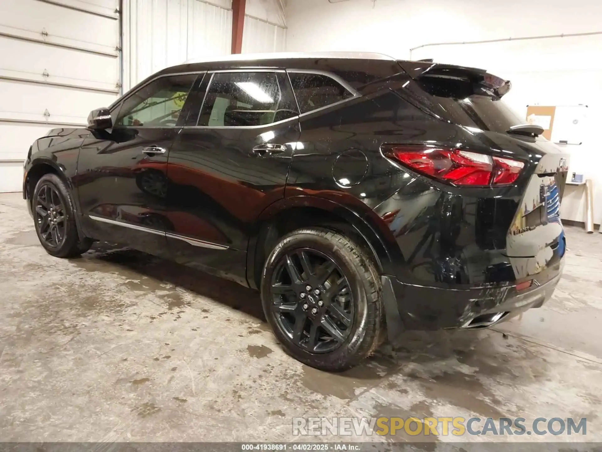 3 Photograph of a damaged car 3GNKBKRS2KS669067 CHEVROLET BLAZER 2019