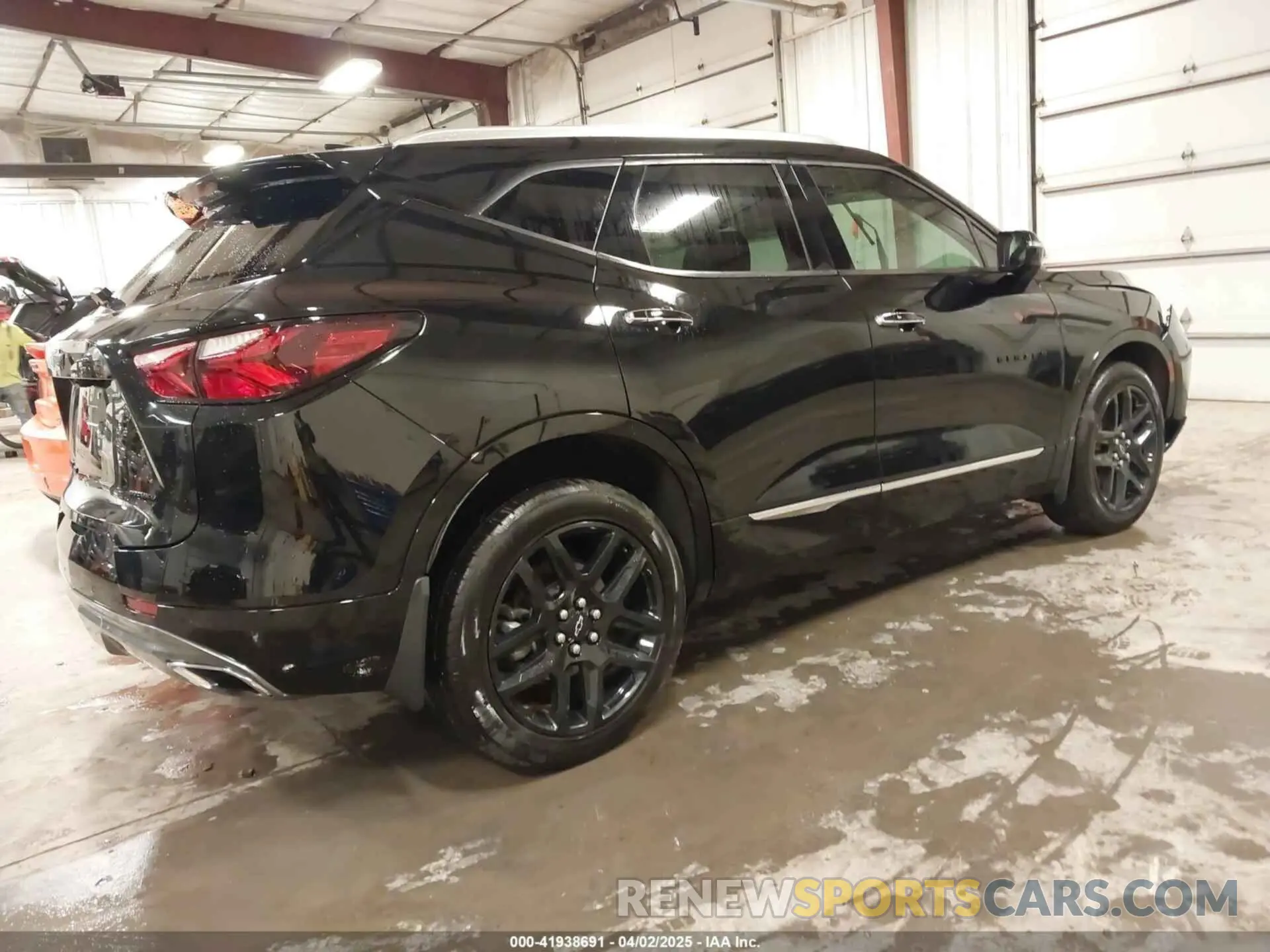 4 Photograph of a damaged car 3GNKBKRS2KS669067 CHEVROLET BLAZER 2019