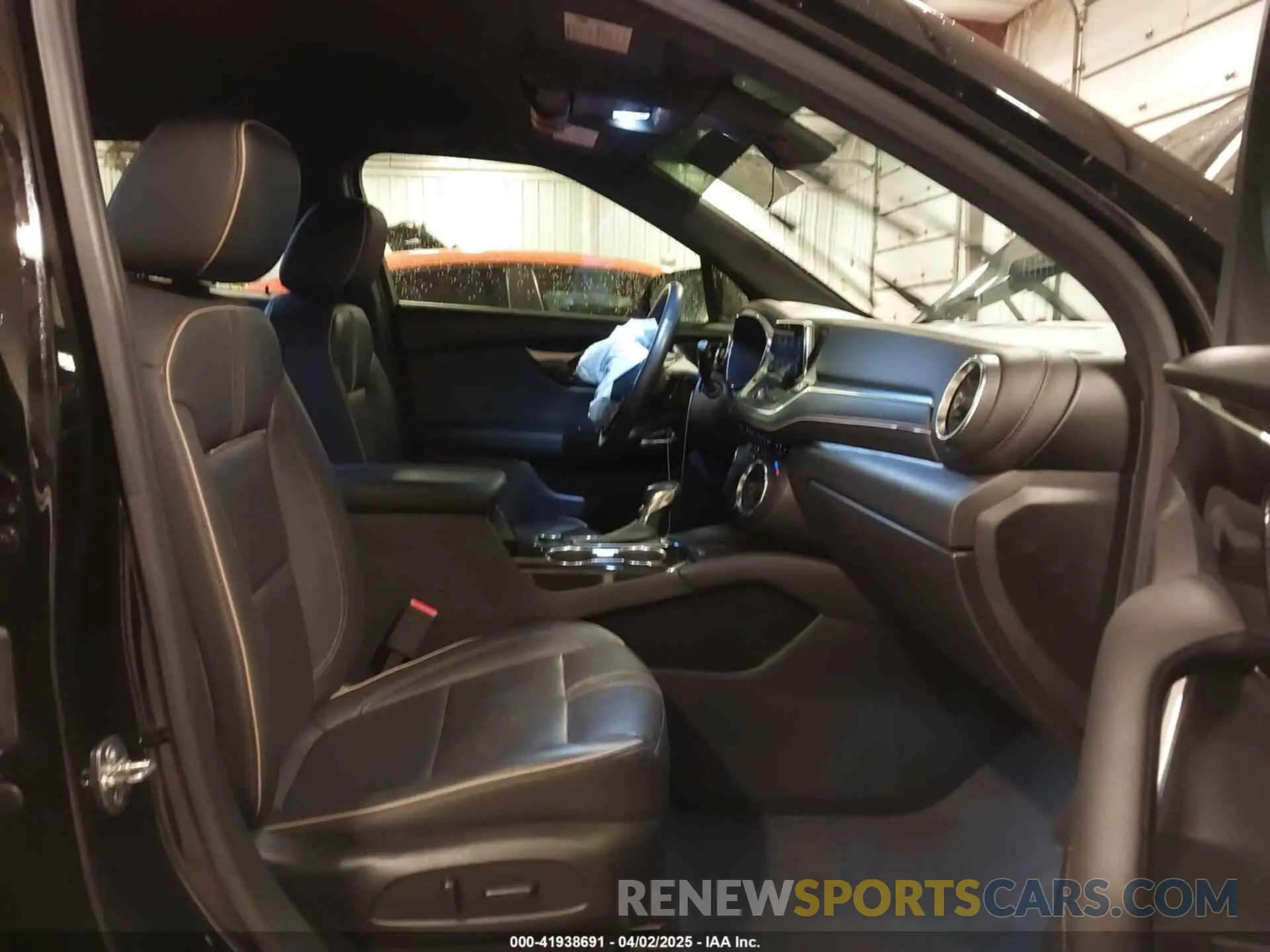5 Photograph of a damaged car 3GNKBKRS2KS669067 CHEVROLET BLAZER 2019