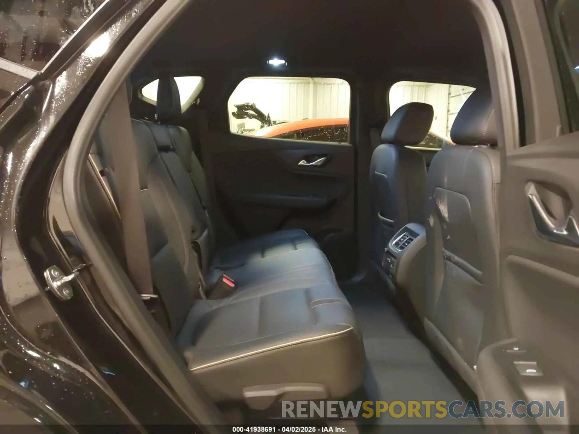 8 Photograph of a damaged car 3GNKBKRS2KS669067 CHEVROLET BLAZER 2019