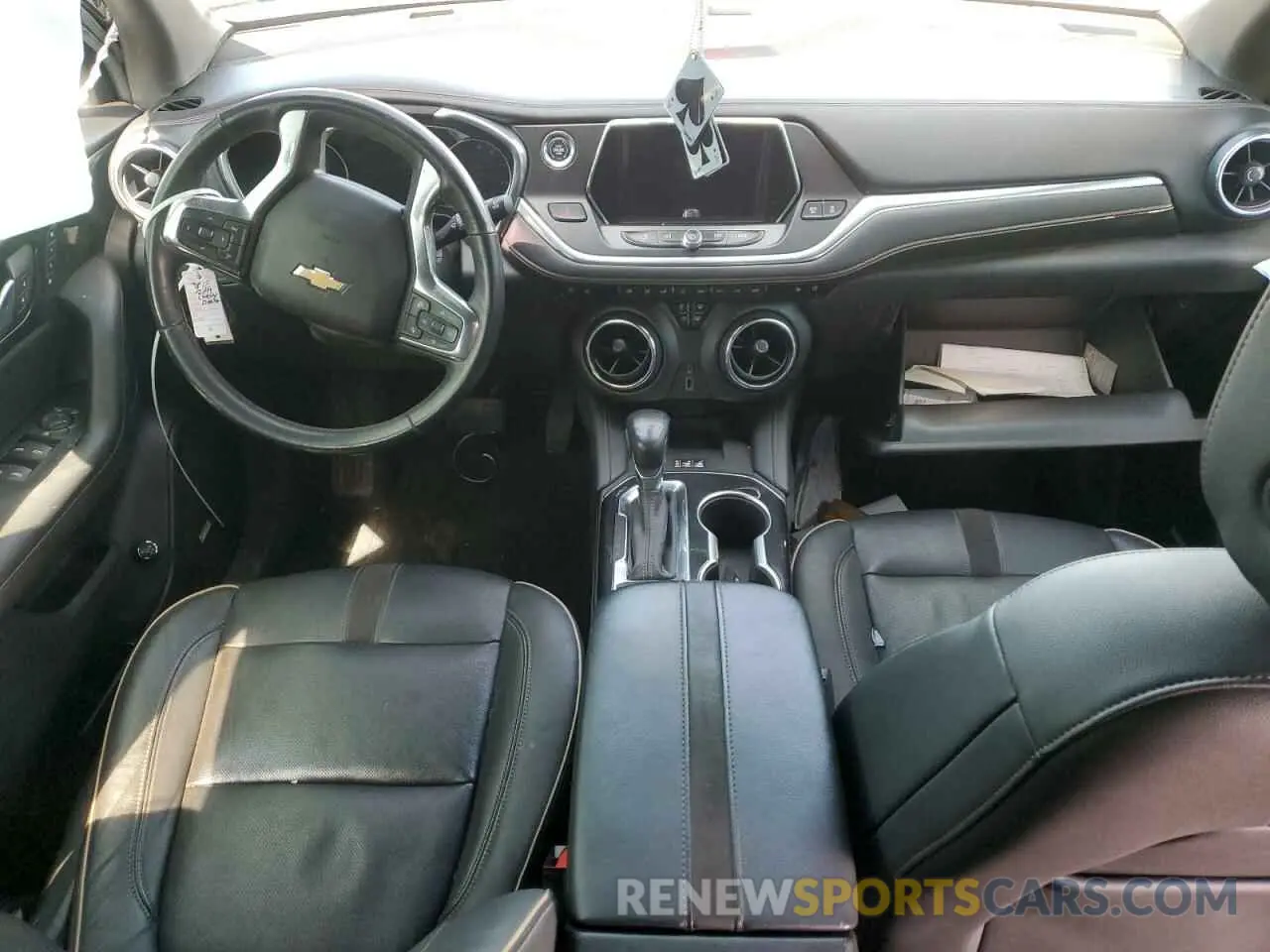 8 Photograph of a damaged car 3GNKBKRS4KS679812 CHEVROLET BLAZER 2019