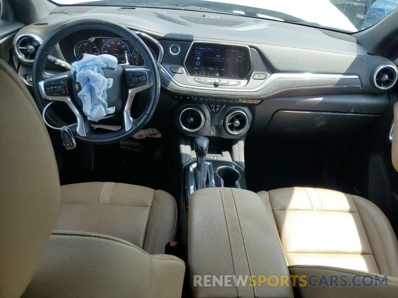 8 Photograph of a damaged car 3GNKBKRS6KS676958 CHEVROLET BLAZER 2019