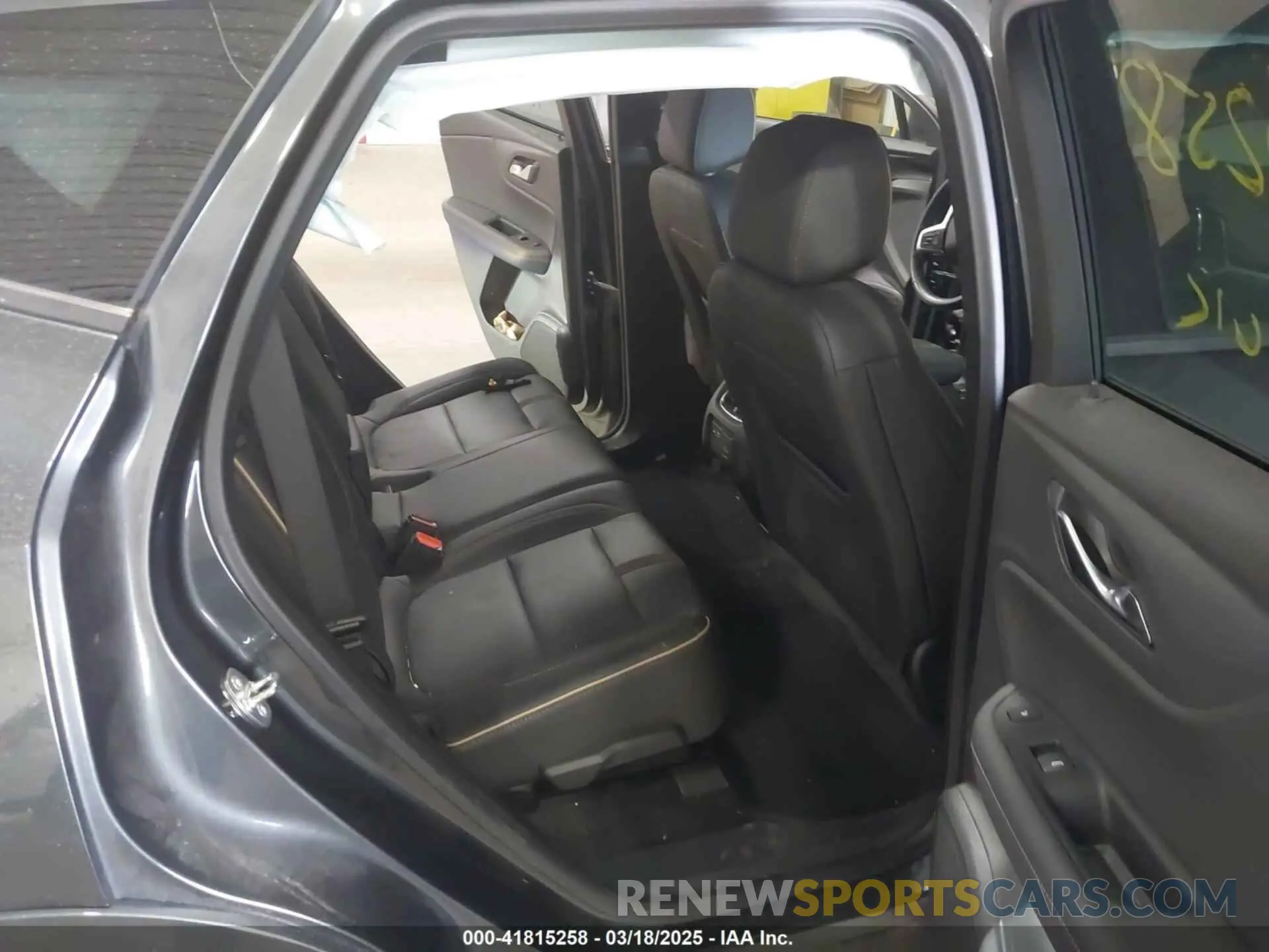 8 Photograph of a damaged car 3GNKBKRS8KS695284 CHEVROLET BLAZER 2019