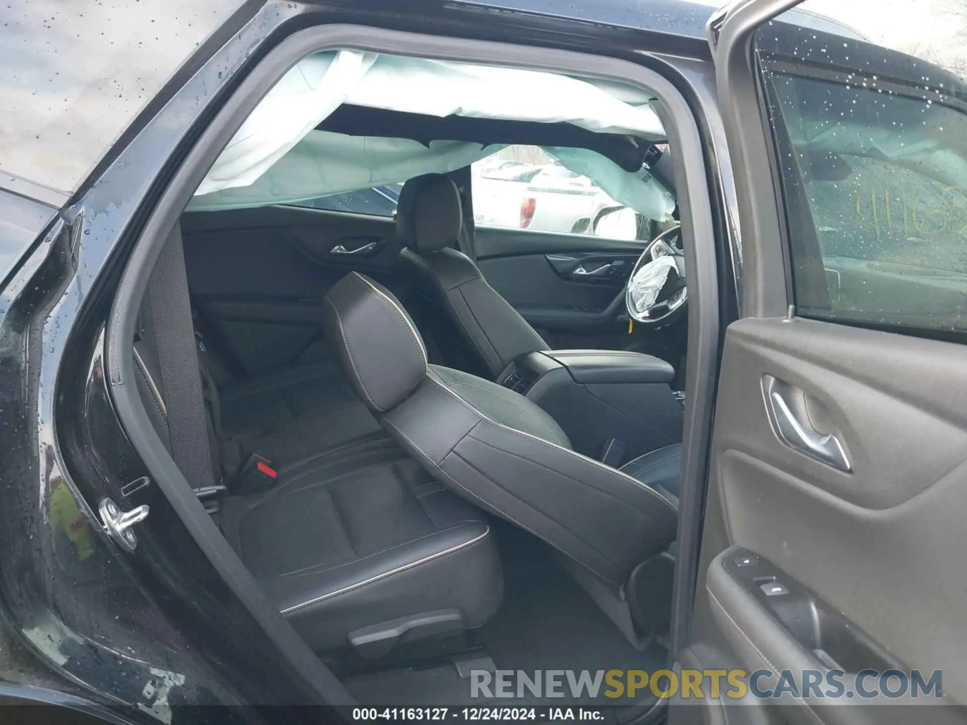8 Photograph of a damaged car 3GNKBKRS8KS697942 CHEVROLET BLAZER 2019