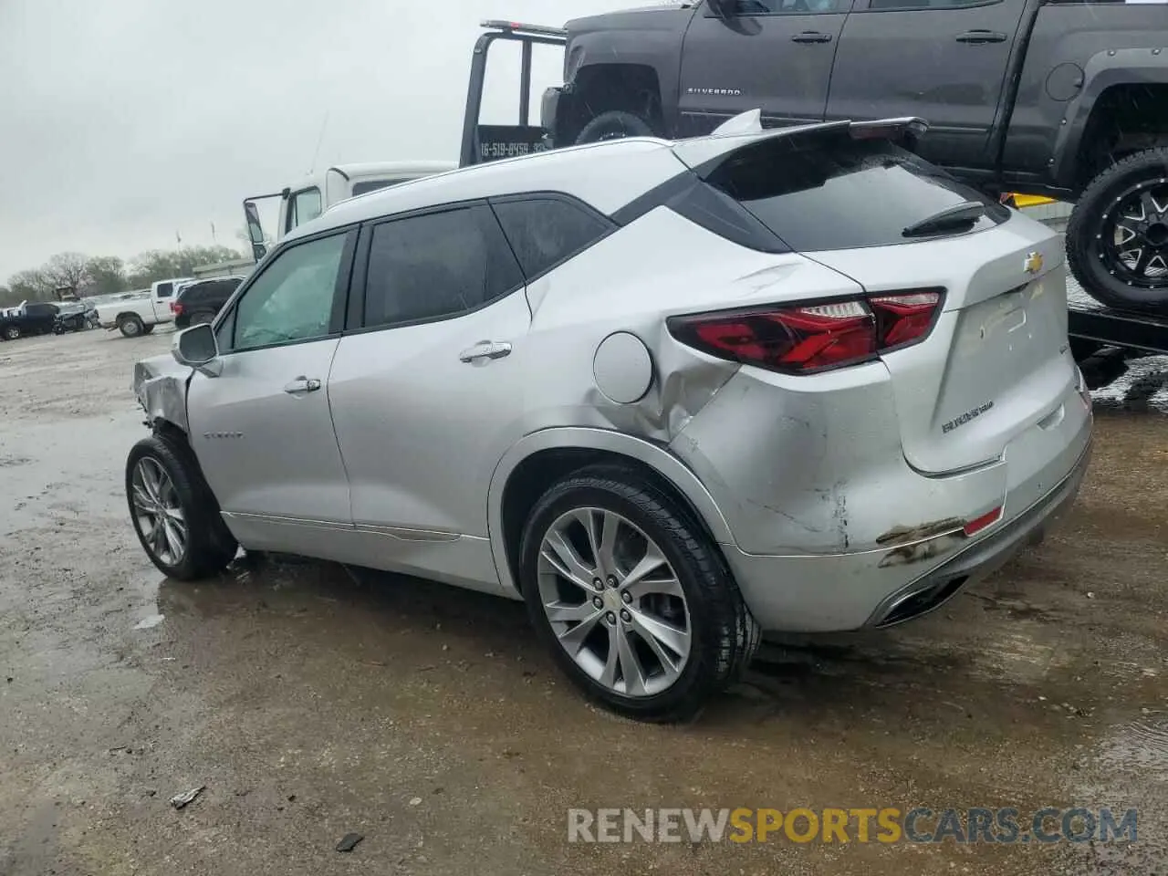 2 Photograph of a damaged car 3GNKBKRSXKS577401 CHEVROLET BLAZER 2019