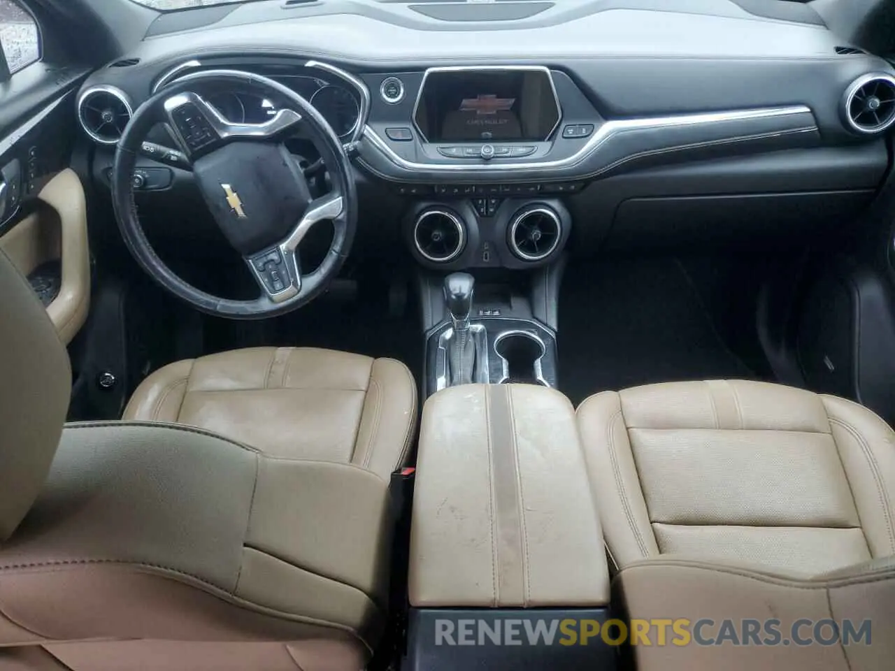 8 Photograph of a damaged car 3GNKBKRSXKS577401 CHEVROLET BLAZER 2019