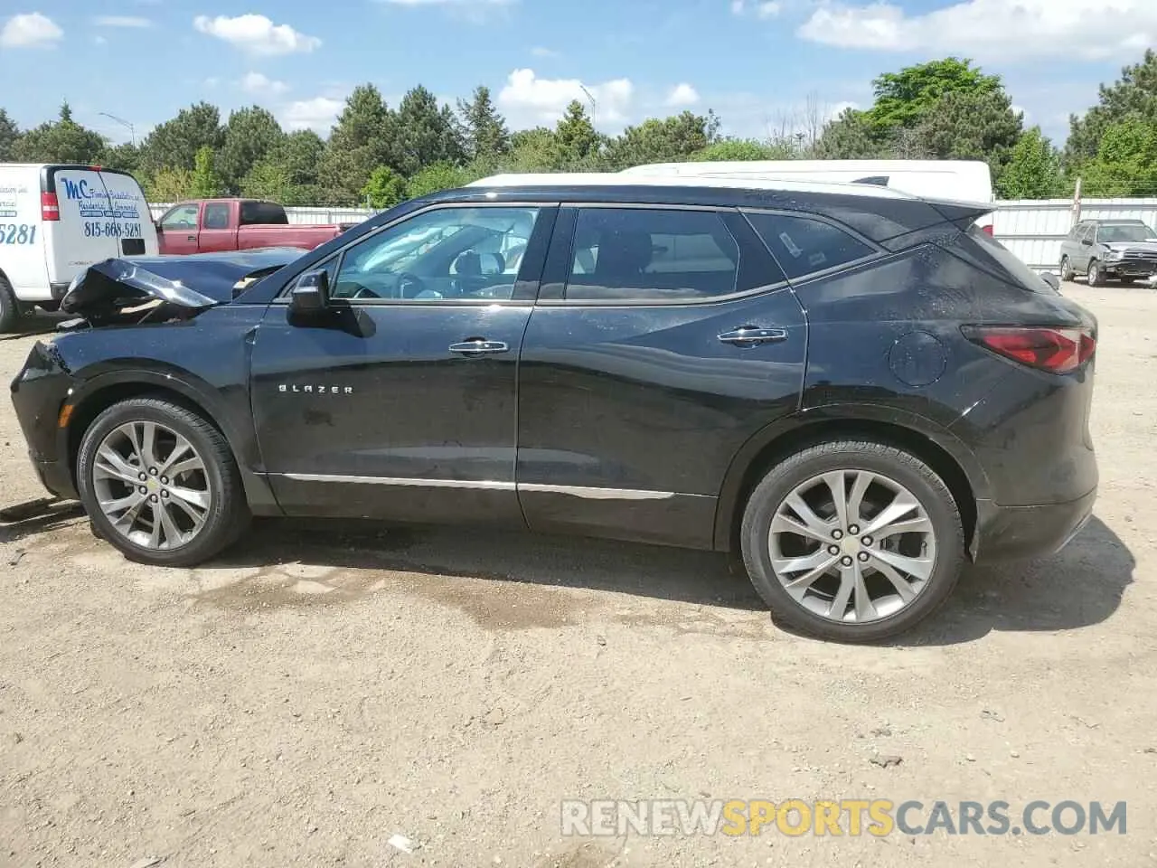 2 Photograph of a damaged car 3GNKBKRSXKS654834 CHEVROLET BLAZER 2019