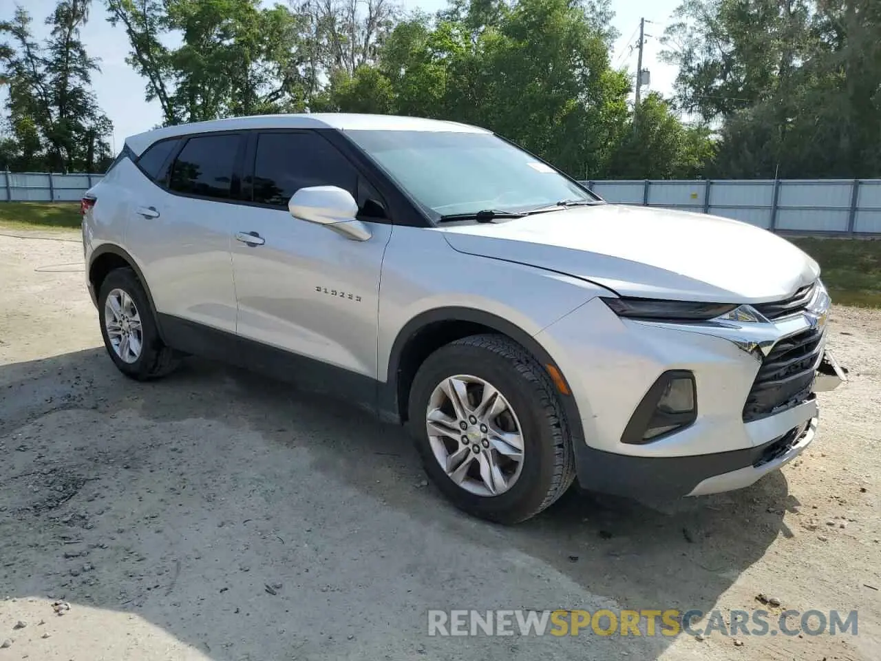 4 Photograph of a damaged car 3GNKBBRA0LS543315 CHEVROLET BLAZER 2020