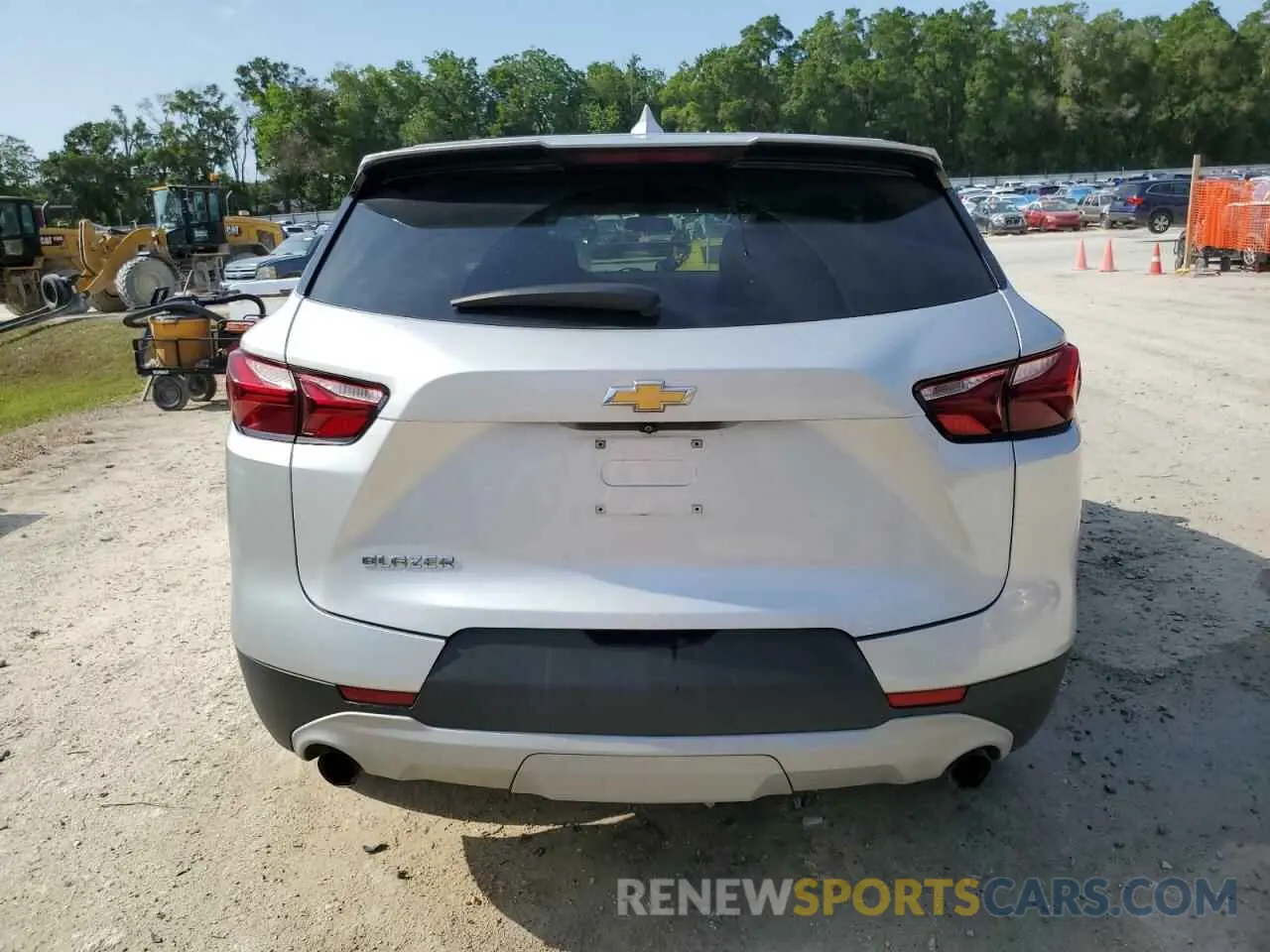 6 Photograph of a damaged car 3GNKBBRA0LS543315 CHEVROLET BLAZER 2020