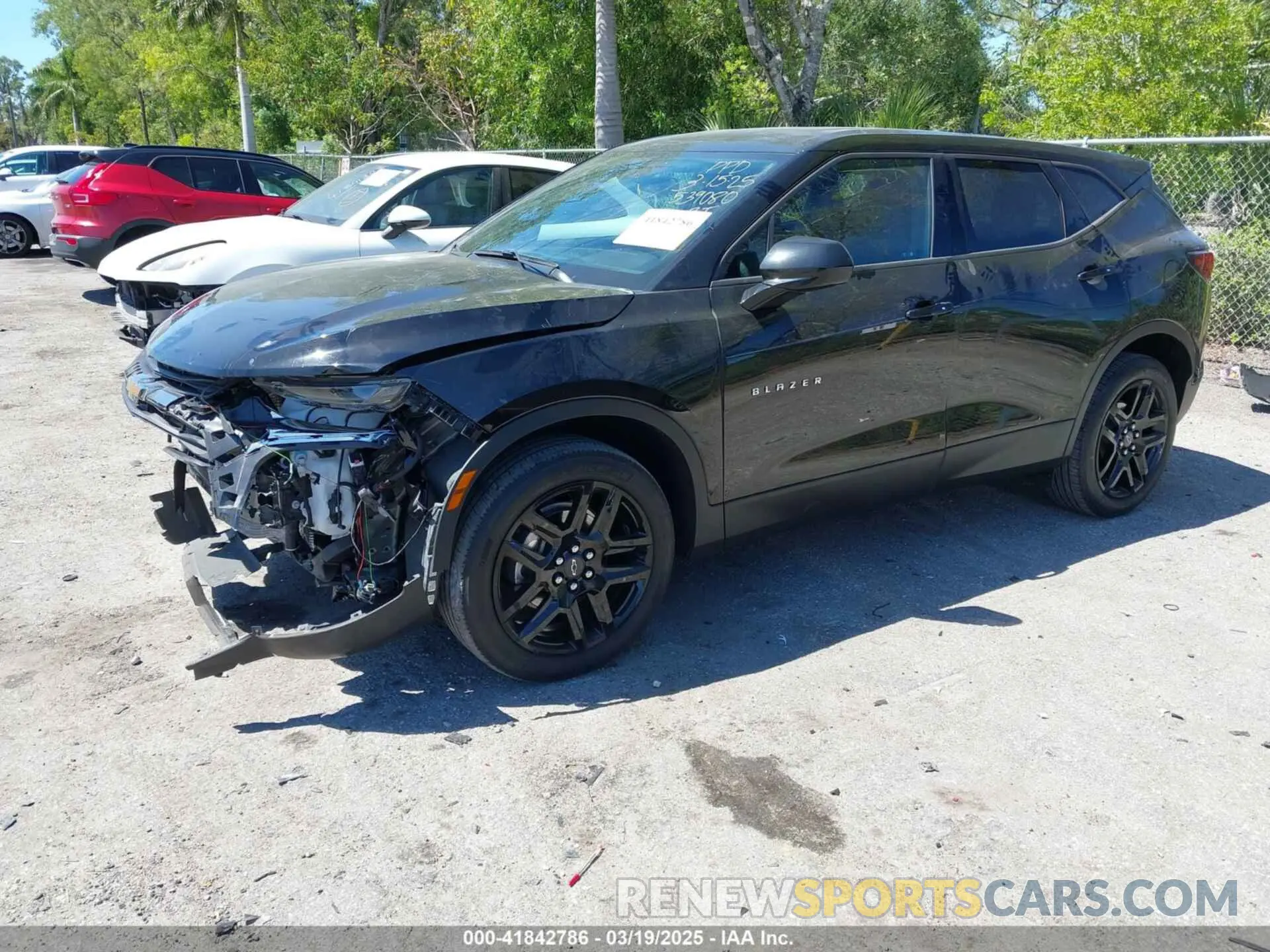 2 Photograph of a damaged car 3GNKBBRA1LS539080 CHEVROLET BLAZER 2020