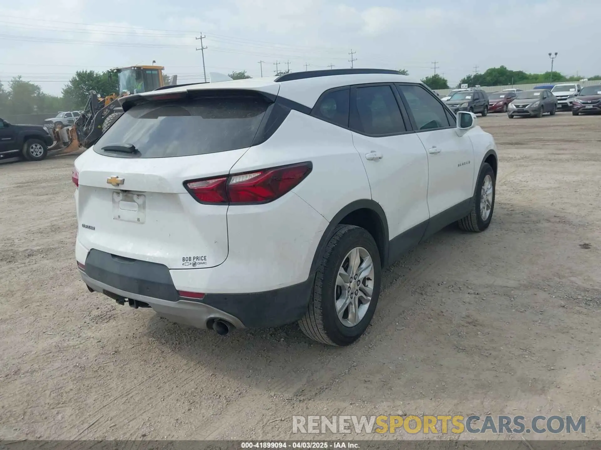 4 Photograph of a damaged car 3GNKBBRA1LS547373 CHEVROLET BLAZER 2020
