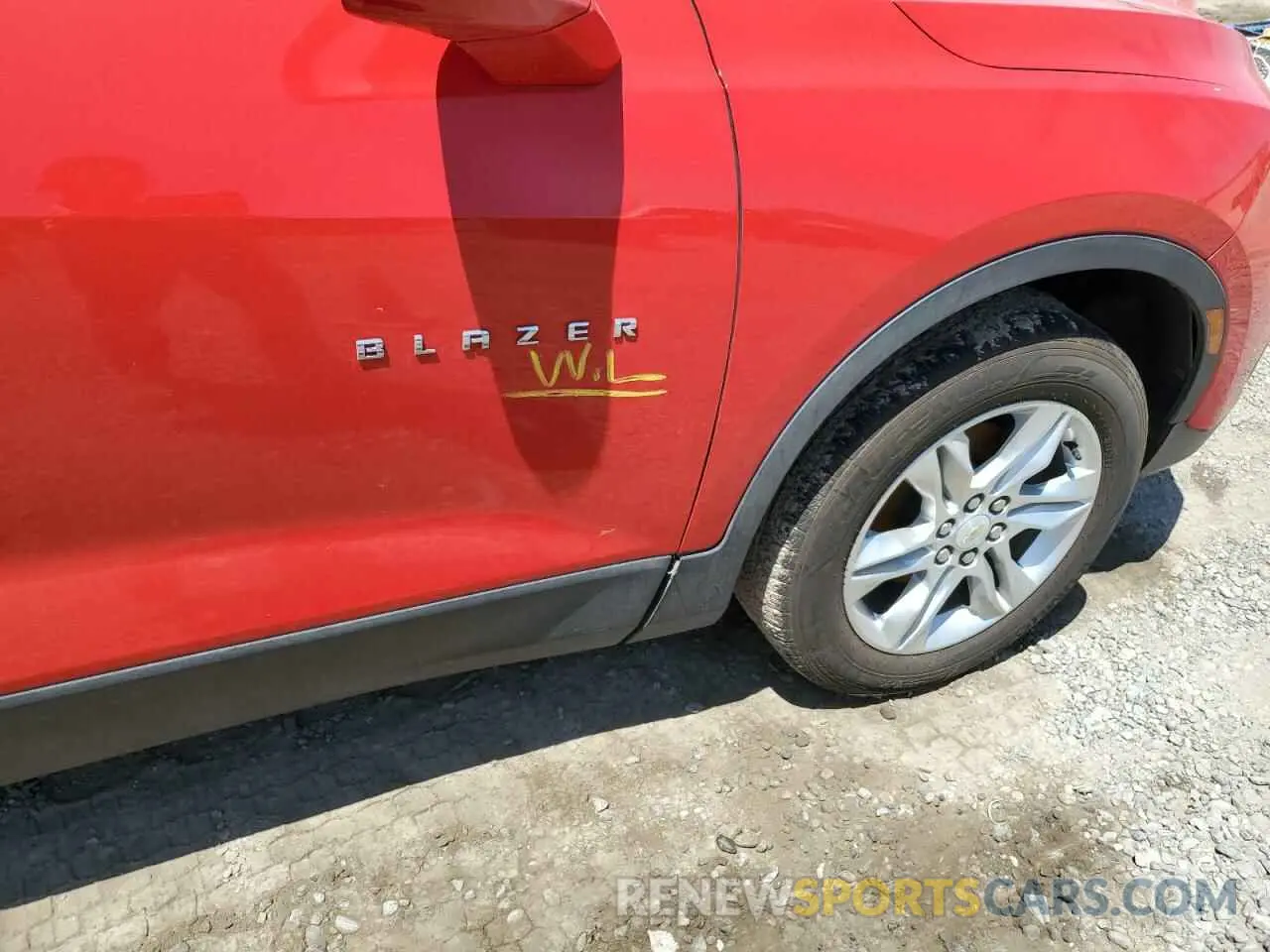 13 Photograph of a damaged car 3GNKBBRA1LS617387 CHEVROLET BLAZER 2020