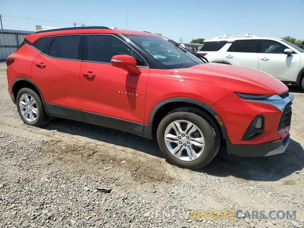 4 Photograph of a damaged car 3GNKBBRA1LS617387 CHEVROLET BLAZER 2020