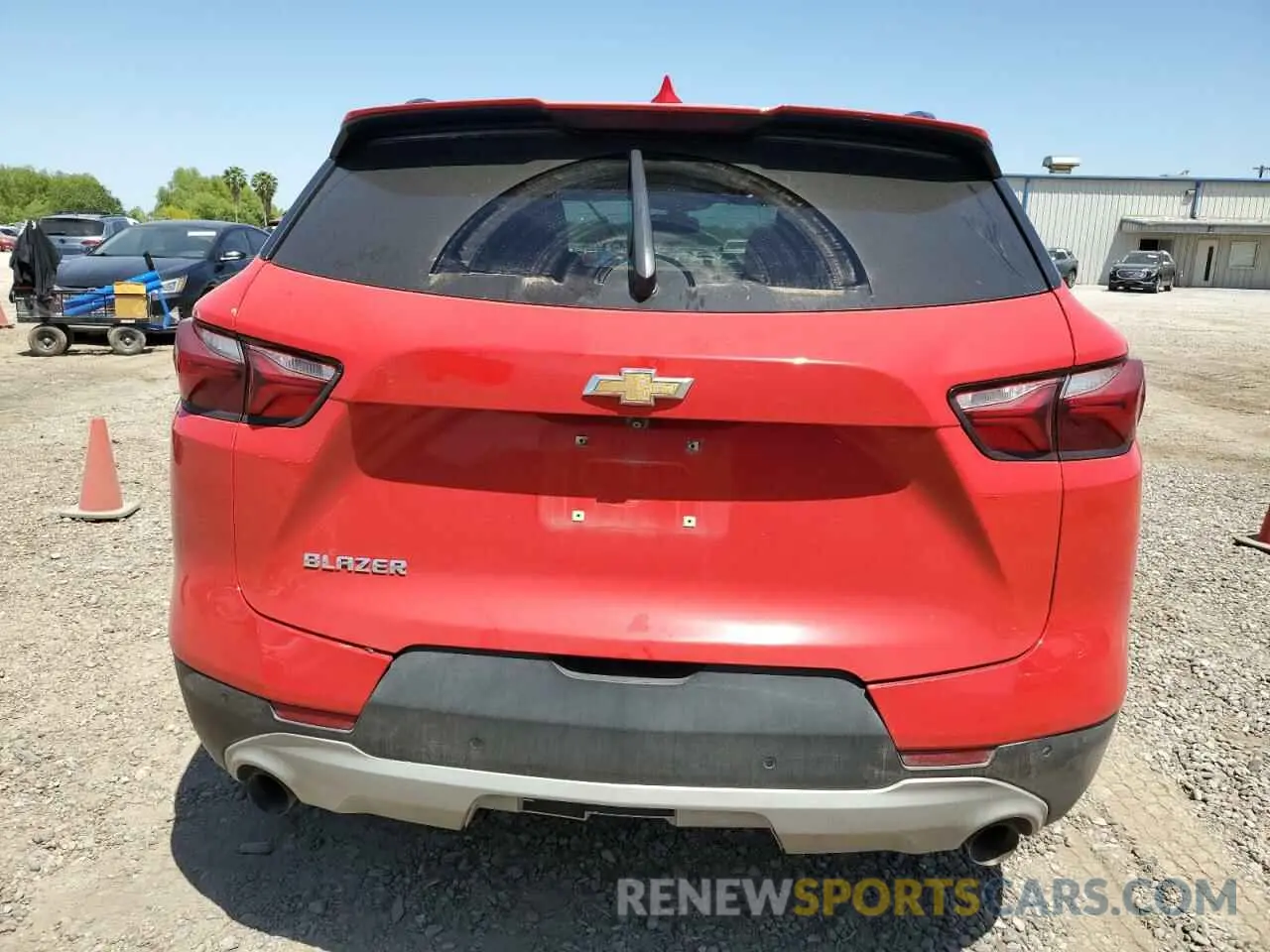 6 Photograph of a damaged car 3GNKBBRA1LS617387 CHEVROLET BLAZER 2020