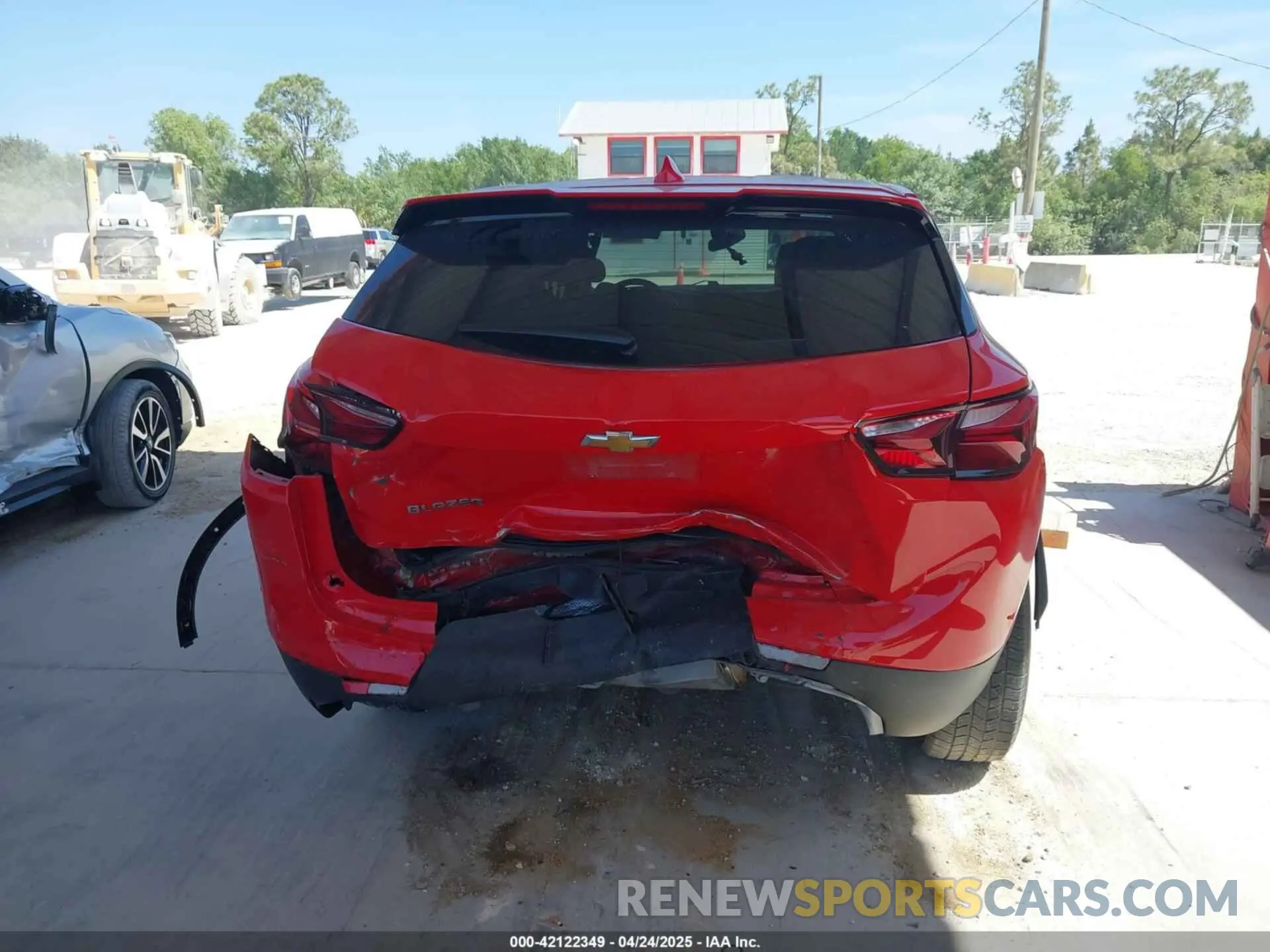 16 Photograph of a damaged car 3GNKBBRA1LS669618 CHEVROLET BLAZER 2020