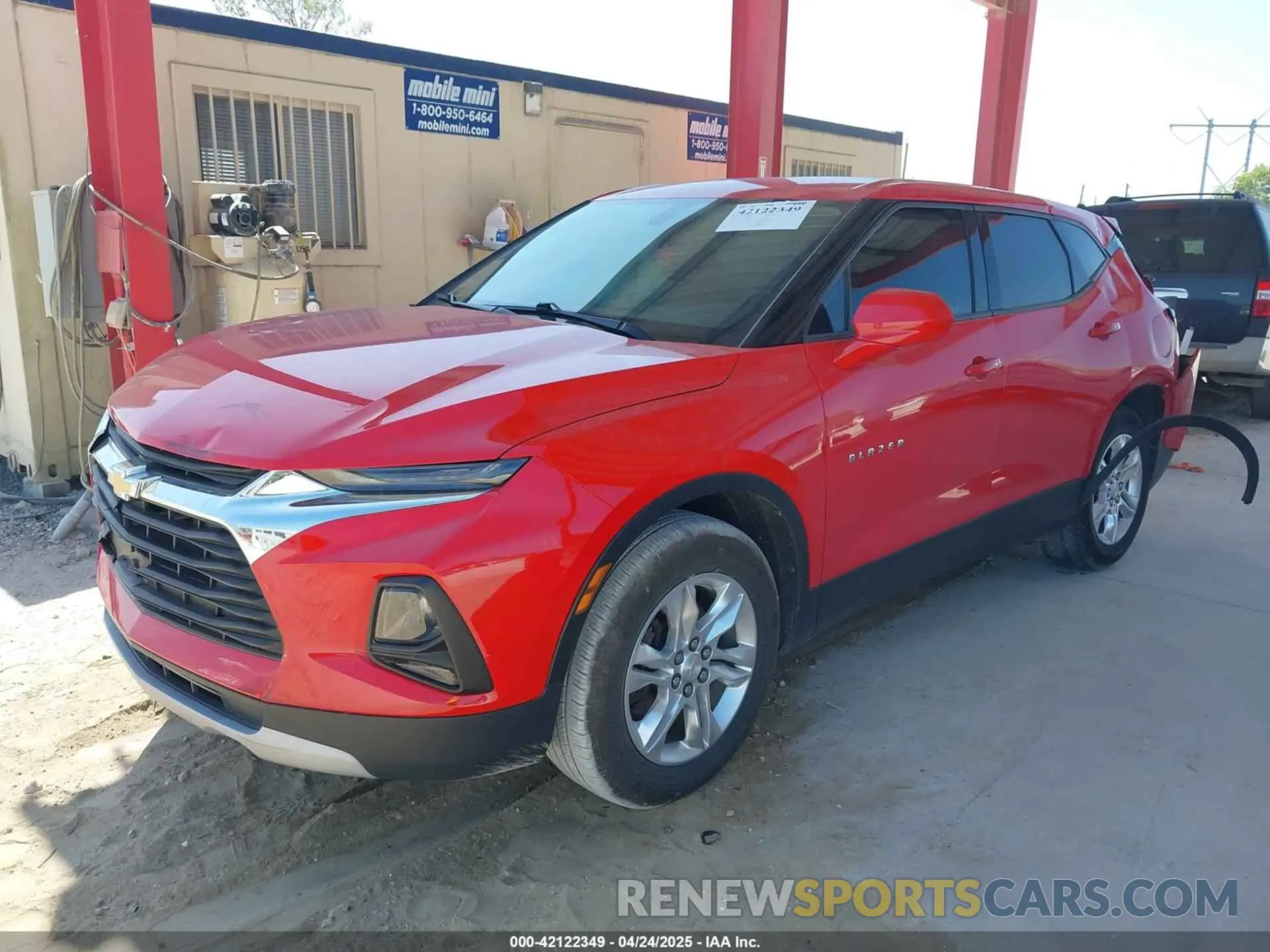 2 Photograph of a damaged car 3GNKBBRA1LS669618 CHEVROLET BLAZER 2020