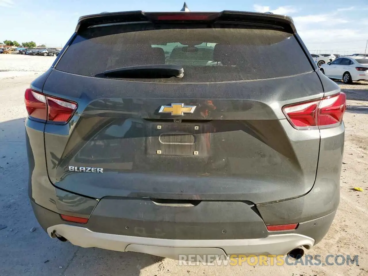 6 Photograph of a damaged car 3GNKBBRA2LS537967 CHEVROLET BLAZER 2020