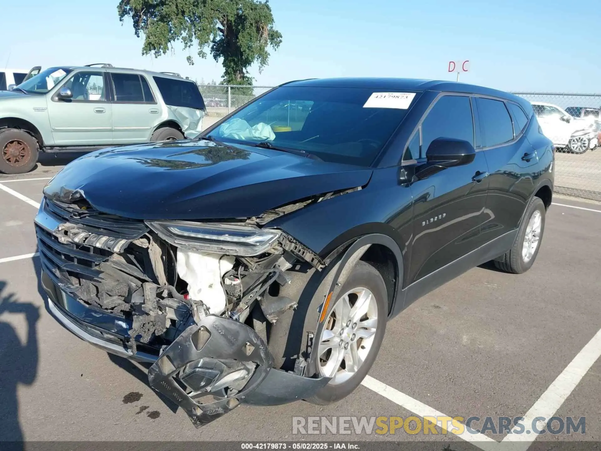 2 Photograph of a damaged car 3GNKBBRA2LS695256 CHEVROLET BLAZER 2020