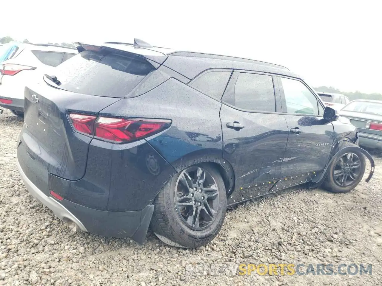 3 Photograph of a damaged car 3GNKBBRA3LS712470 CHEVROLET BLAZER 2020