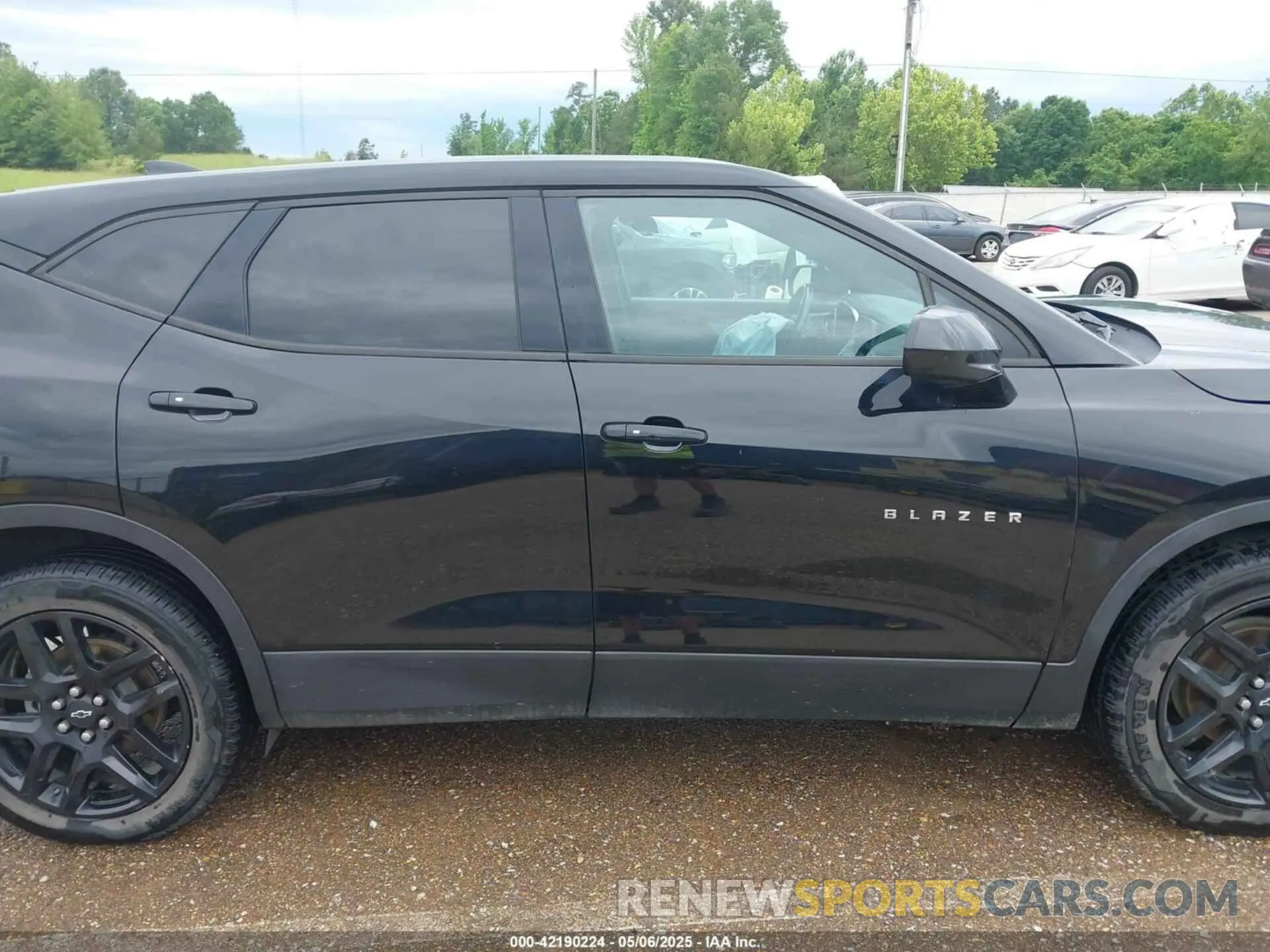 14 Photograph of a damaged car 3GNKBBRA4LS594607 CHEVROLET BLAZER 2020