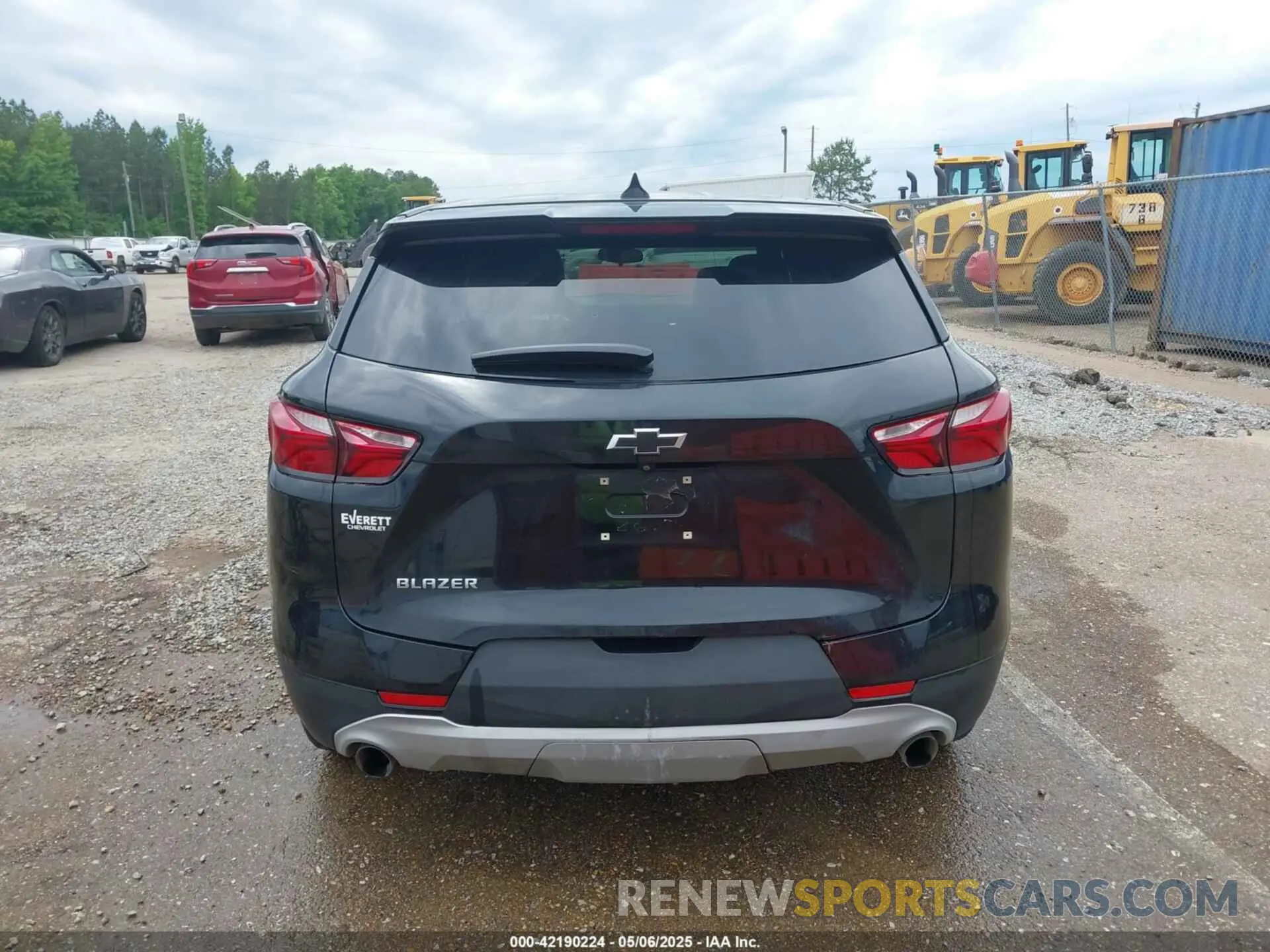 17 Photograph of a damaged car 3GNKBBRA4LS594607 CHEVROLET BLAZER 2020