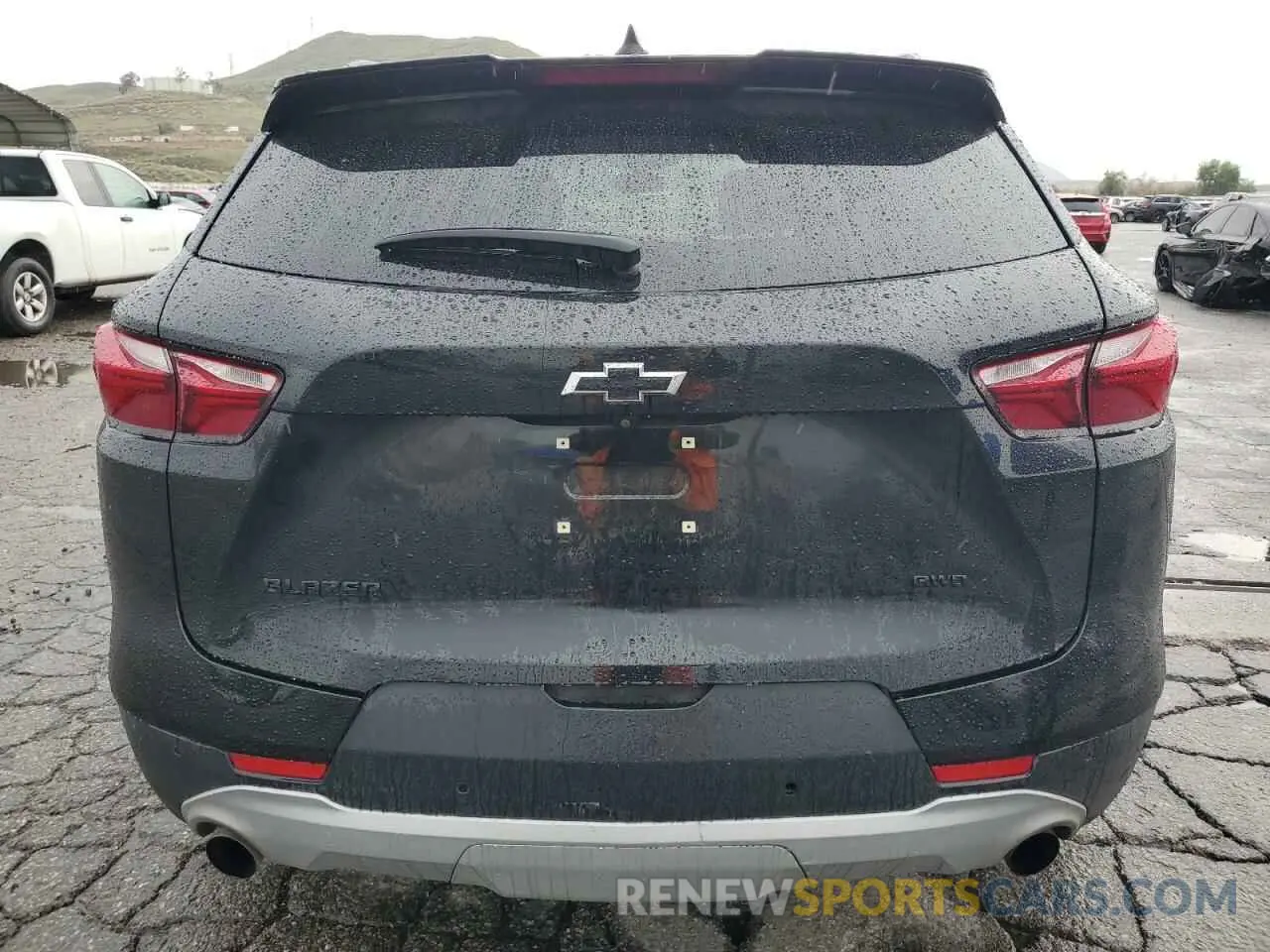 6 Photograph of a damaged car 3GNKBBRA4LS692861 CHEVROLET BLAZER 2020
