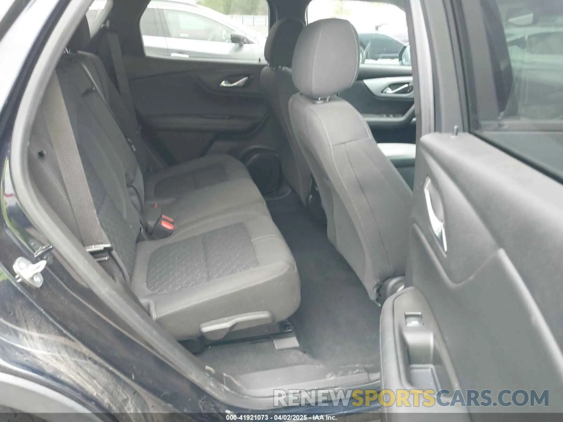 8 Photograph of a damaged car 3GNKBBRA4LS711327 CHEVROLET BLAZER 2020