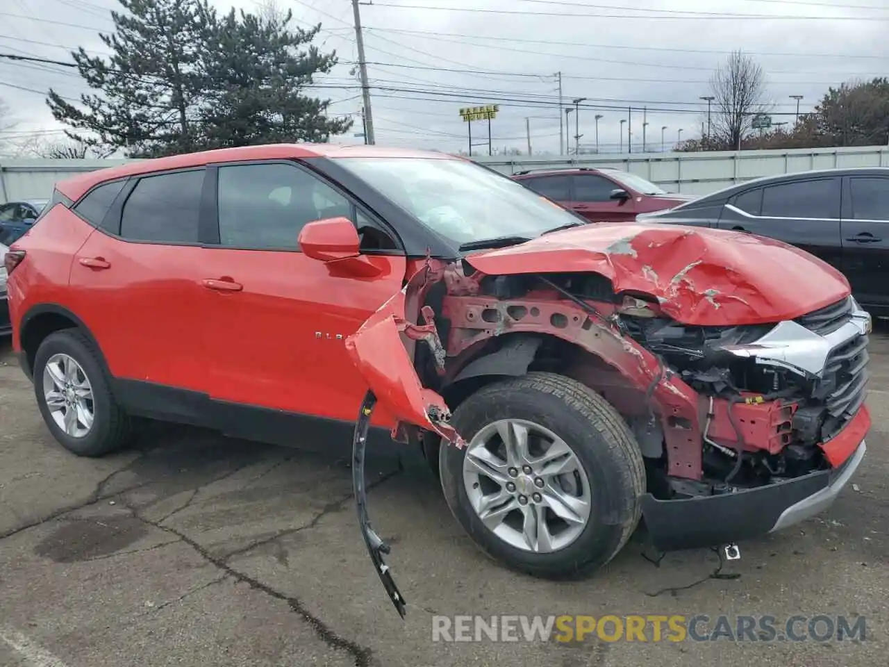 4 Photograph of a damaged car 3GNKBBRA5LS607042 CHEVROLET BLAZER 2020