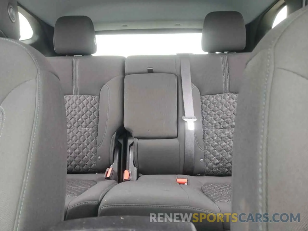 10 Photograph of a damaged car 3GNKBBRA5LS638257 CHEVROLET BLAZER 2020