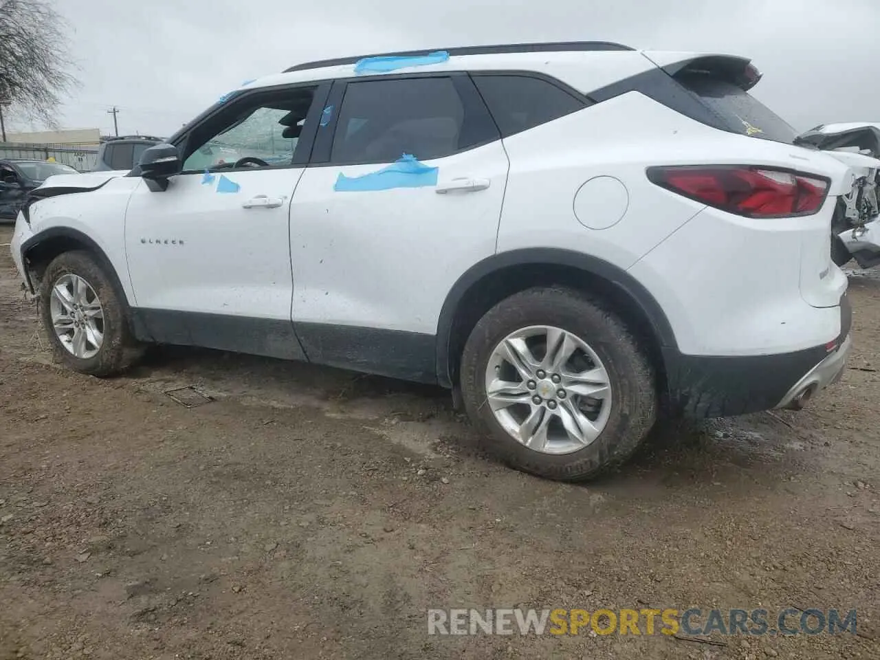 2 Photograph of a damaged car 3GNKBBRA5LS638257 CHEVROLET BLAZER 2020