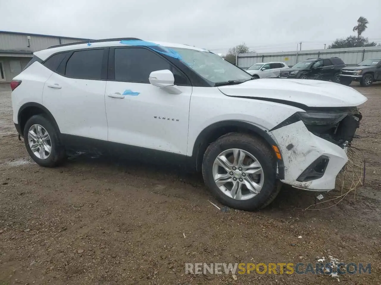 4 Photograph of a damaged car 3GNKBBRA5LS638257 CHEVROLET BLAZER 2020