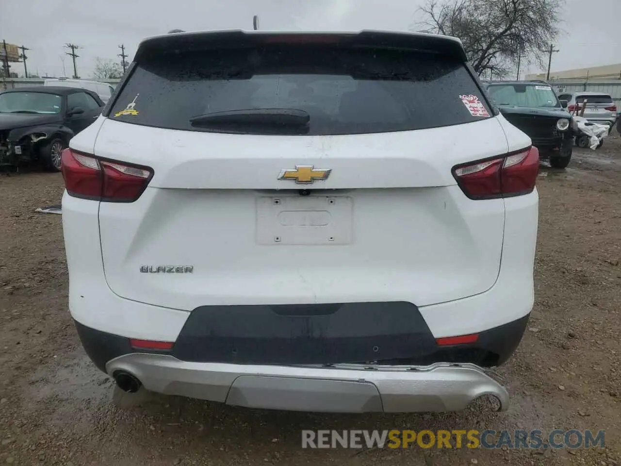 6 Photograph of a damaged car 3GNKBBRA5LS638257 CHEVROLET BLAZER 2020