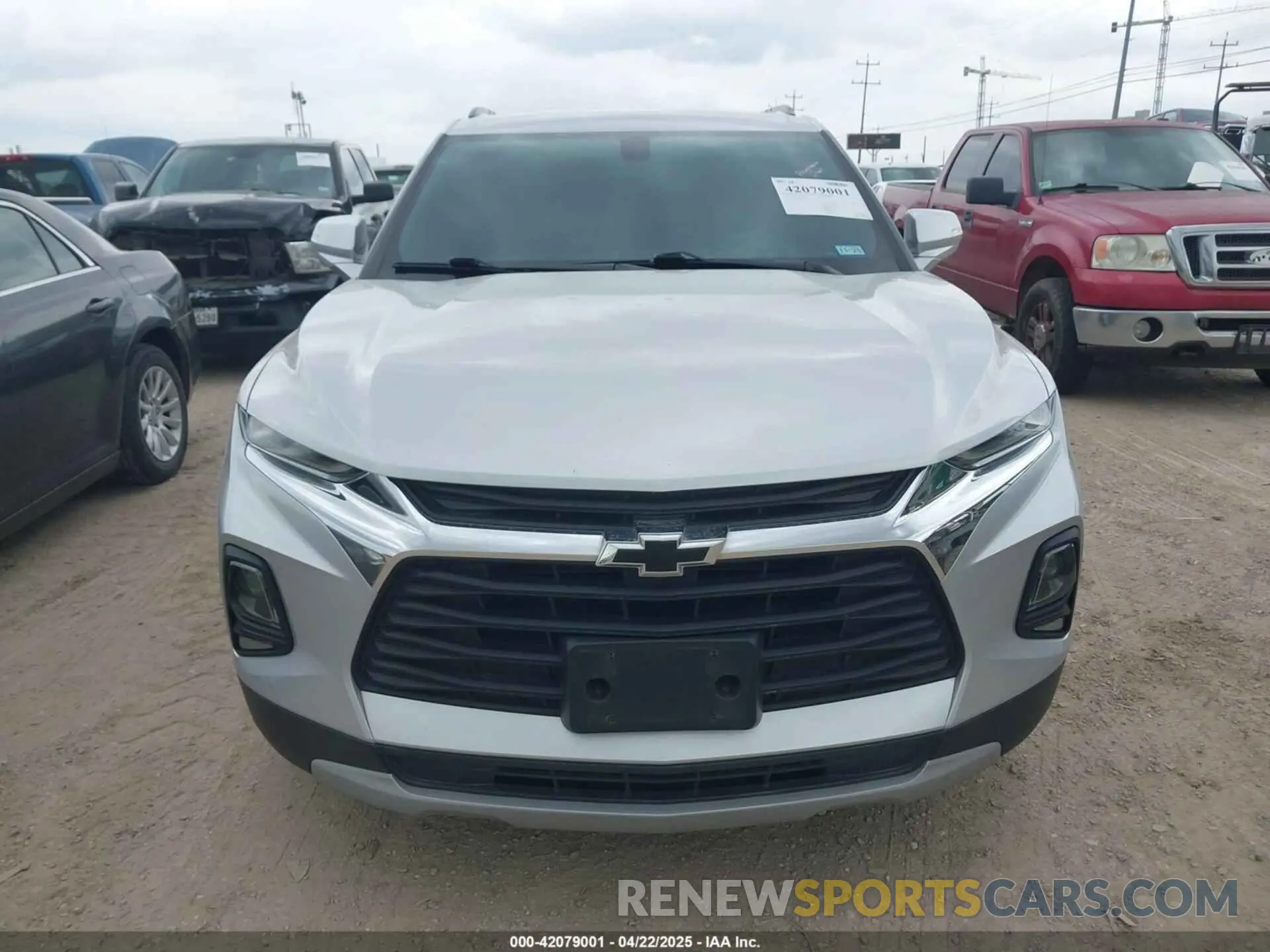 12 Photograph of a damaged car 3GNKBBRA6LS563522 CHEVROLET BLAZER 2020