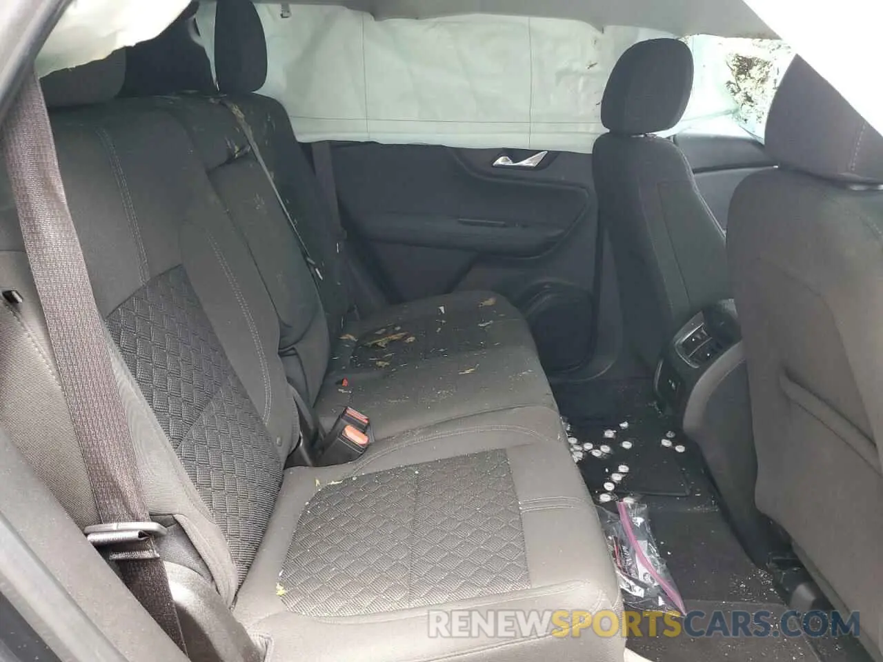 11 Photograph of a damaged car 3GNKBBRA6LS589568 CHEVROLET BLAZER 2020