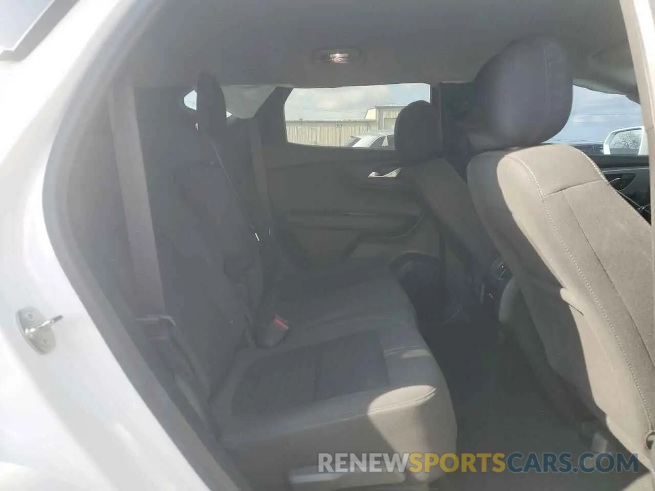 11 Photograph of a damaged car 3GNKBBRA6LS590686 CHEVROLET BLAZER 2020