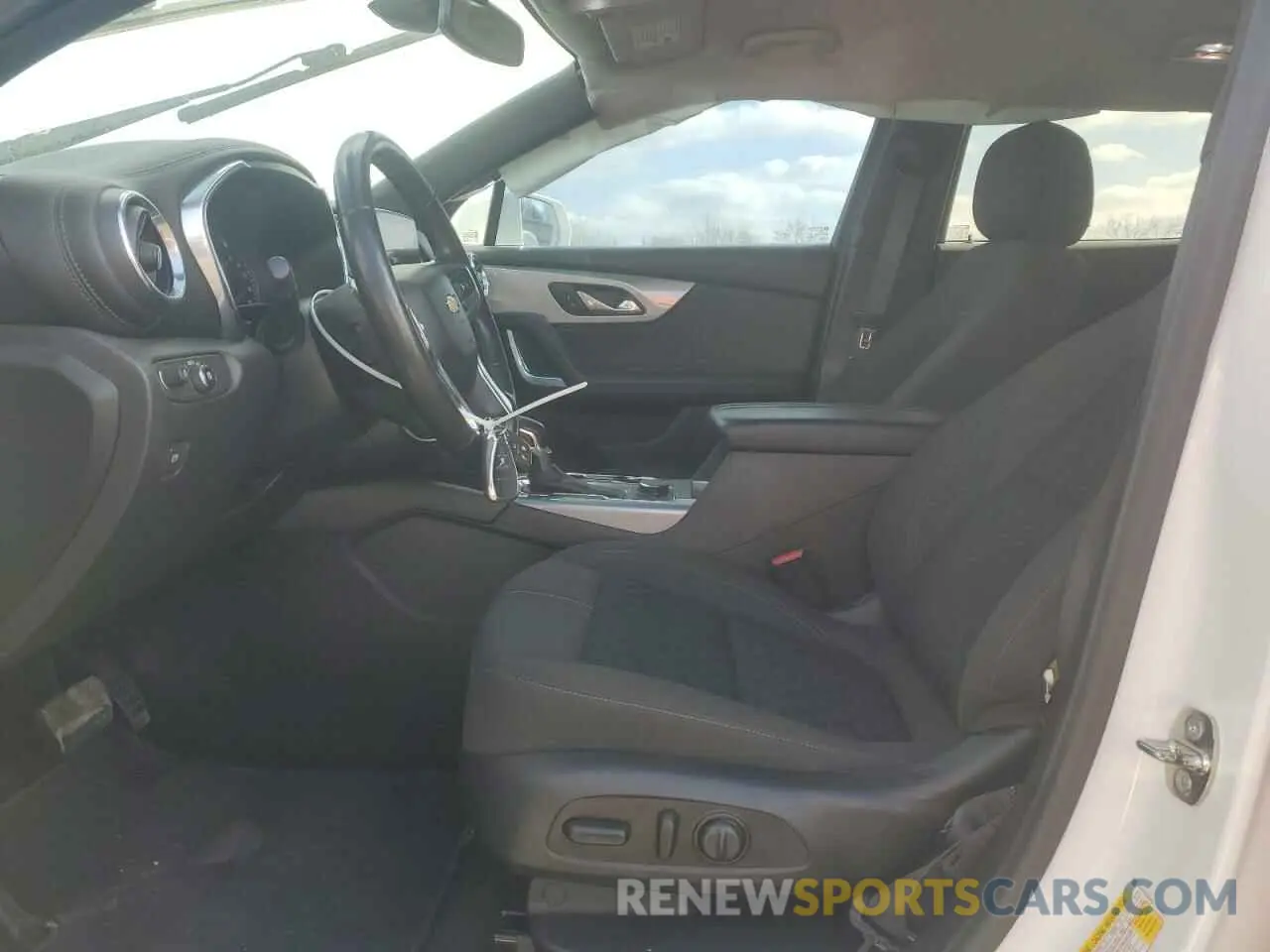 7 Photograph of a damaged car 3GNKBBRA6LS590686 CHEVROLET BLAZER 2020