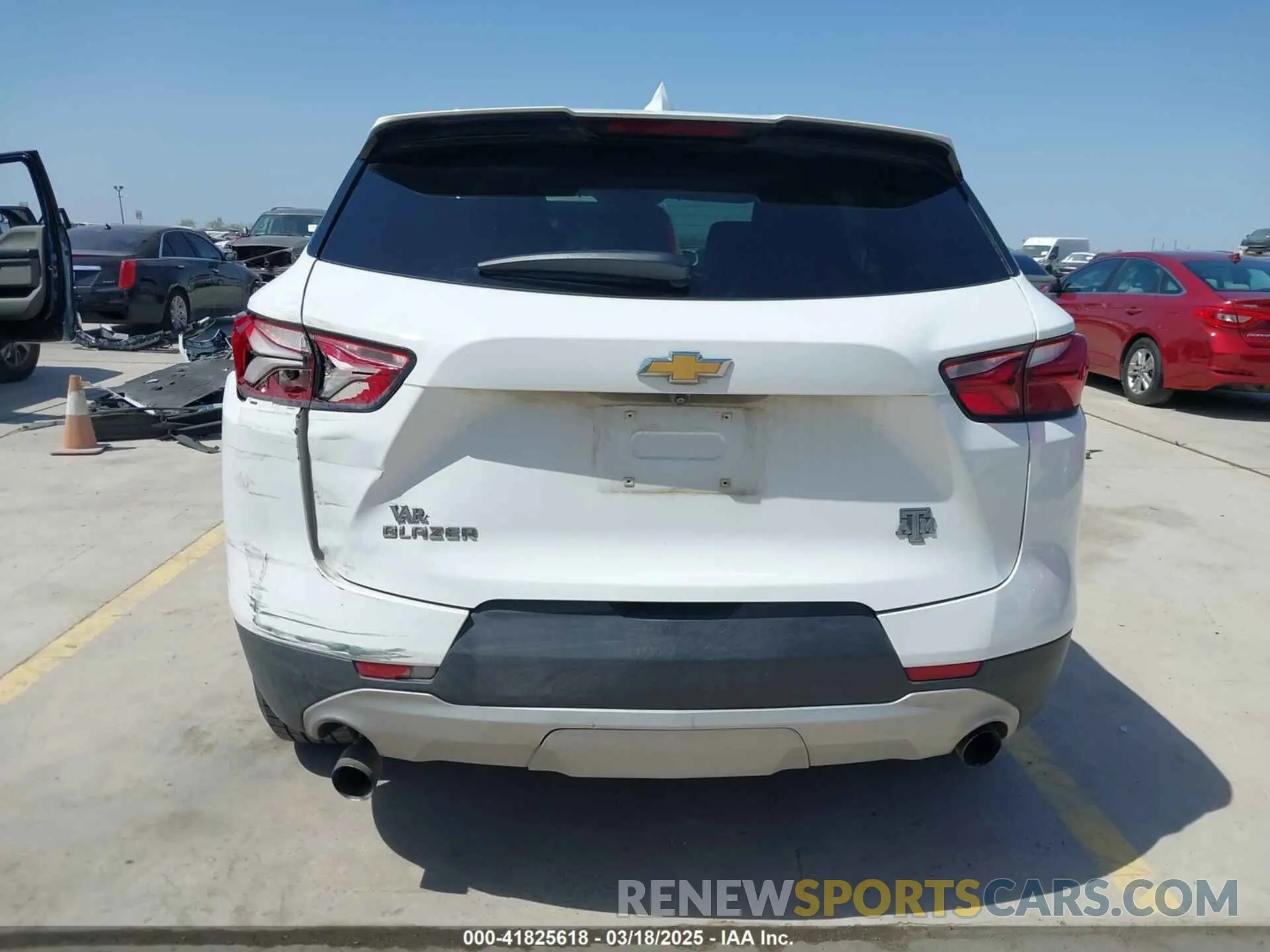 16 Photograph of a damaged car 3GNKBBRA6LS623914 CHEVROLET BLAZER 2020