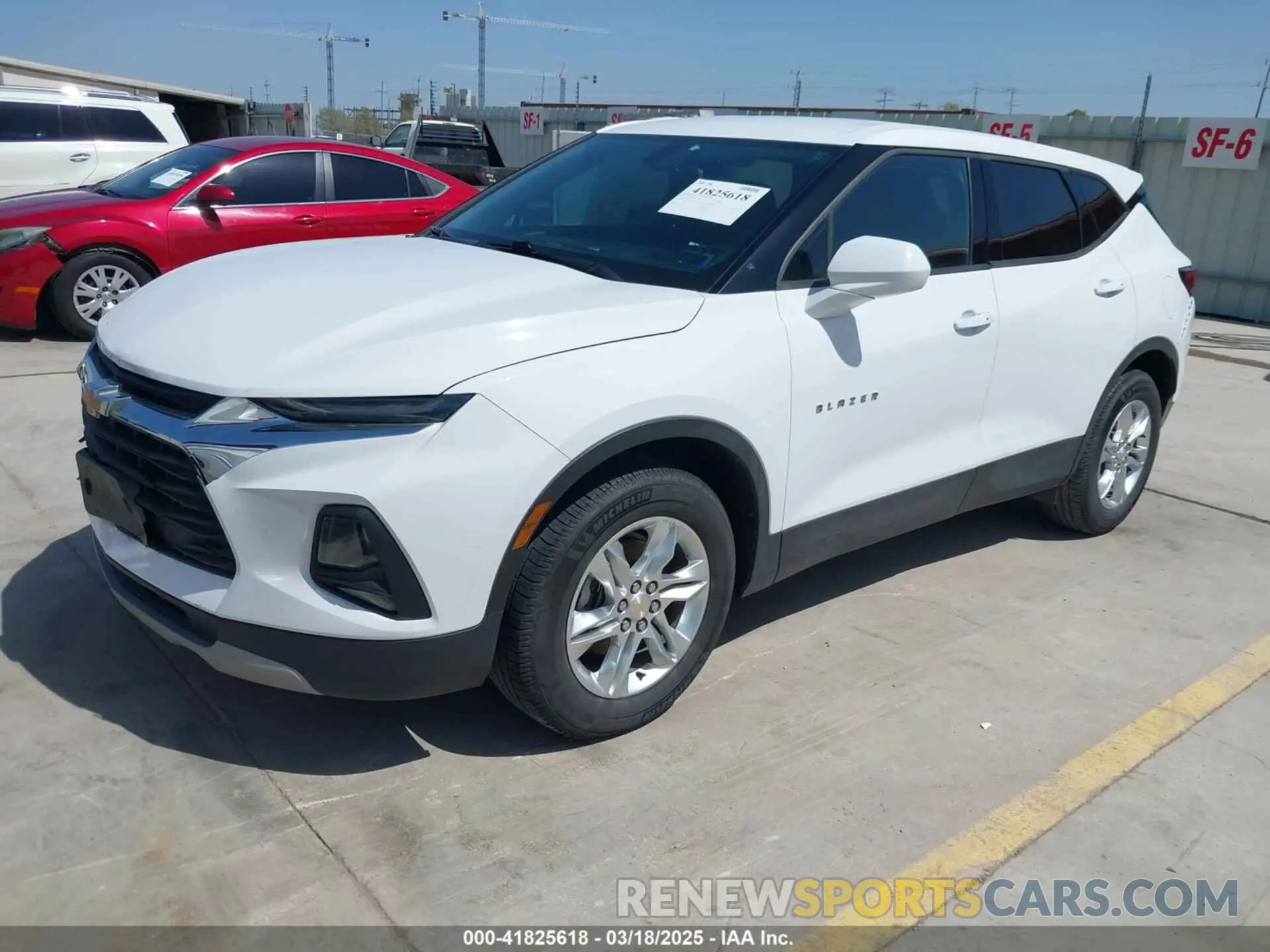 2 Photograph of a damaged car 3GNKBBRA6LS623914 CHEVROLET BLAZER 2020