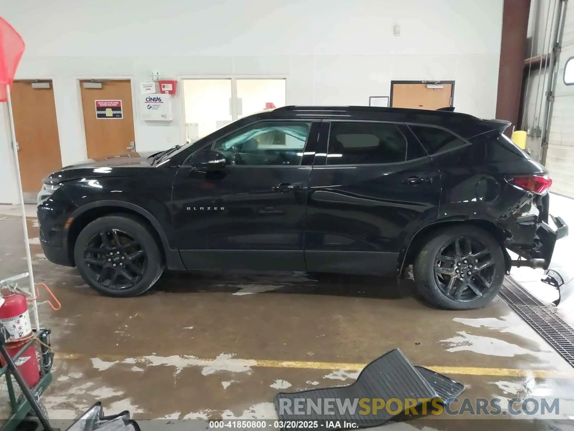 14 Photograph of a damaged car 3GNKBBRA6LS684129 CHEVROLET BLAZER 2020