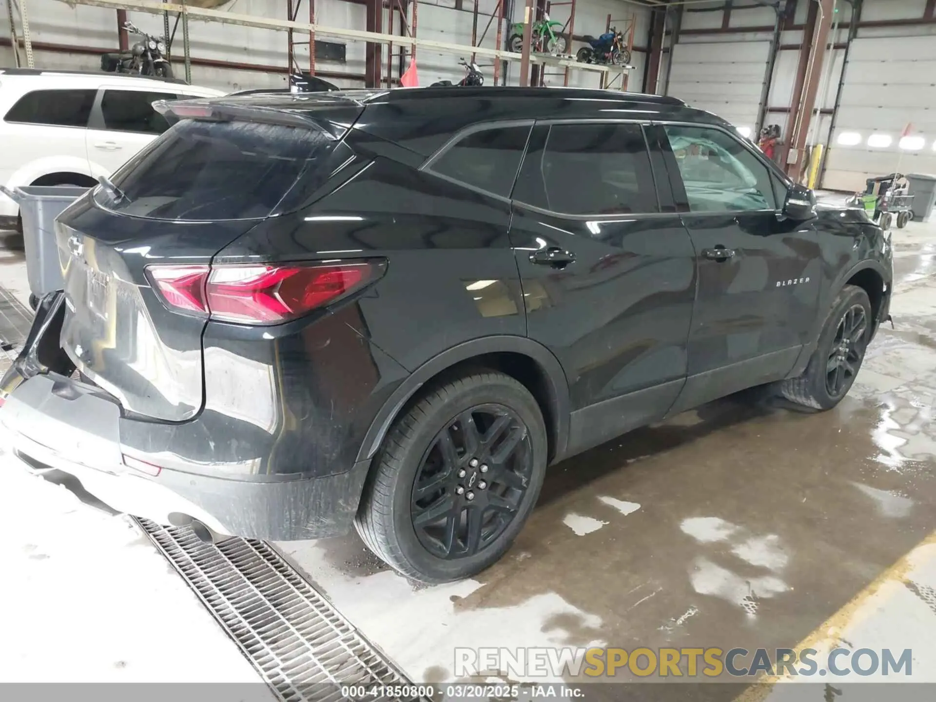 4 Photograph of a damaged car 3GNKBBRA6LS684129 CHEVROLET BLAZER 2020
