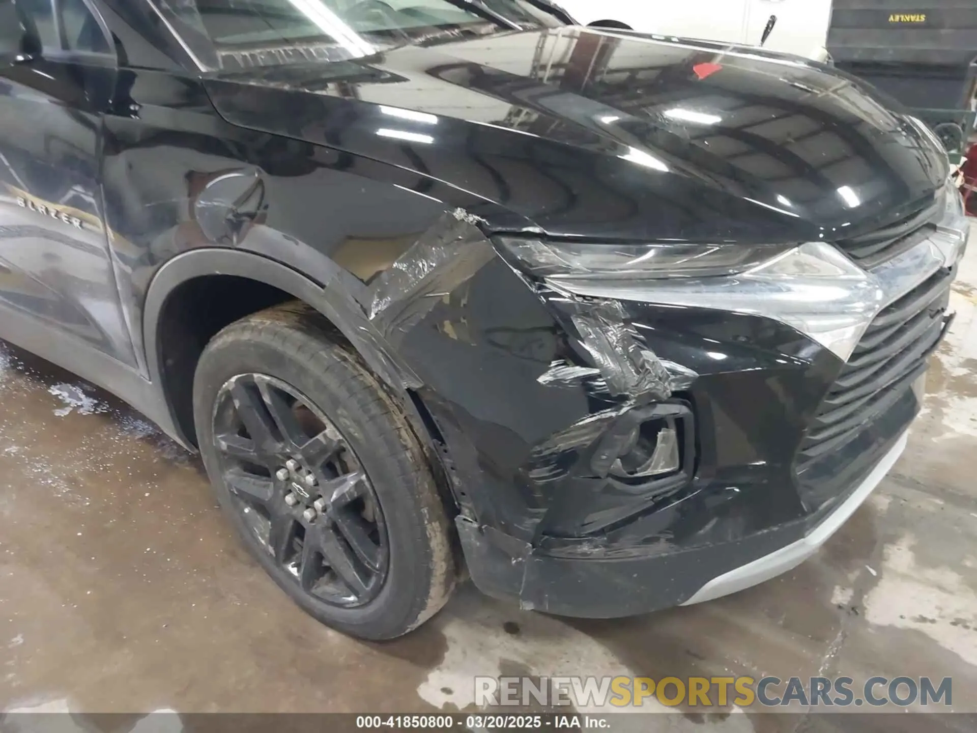 6 Photograph of a damaged car 3GNKBBRA6LS684129 CHEVROLET BLAZER 2020
