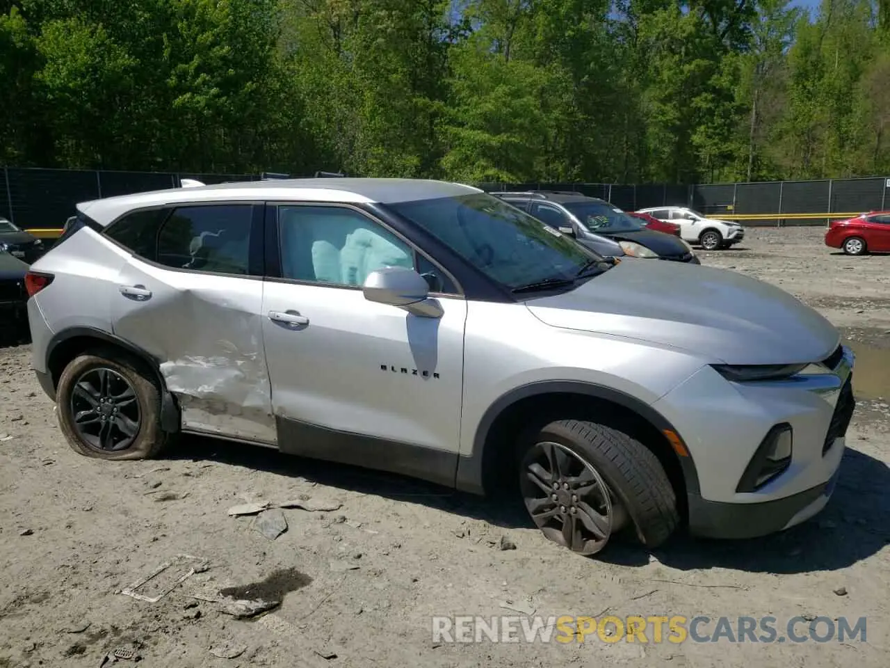 4 Photograph of a damaged car 3GNKBBRA7LS538063 CHEVROLET BLAZER 2020