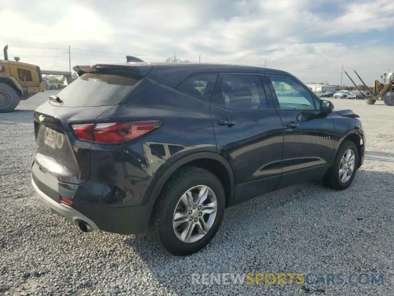 3 Photograph of a damaged car 3GNKBBRA7LS592592 CHEVROLET BLAZER 2020