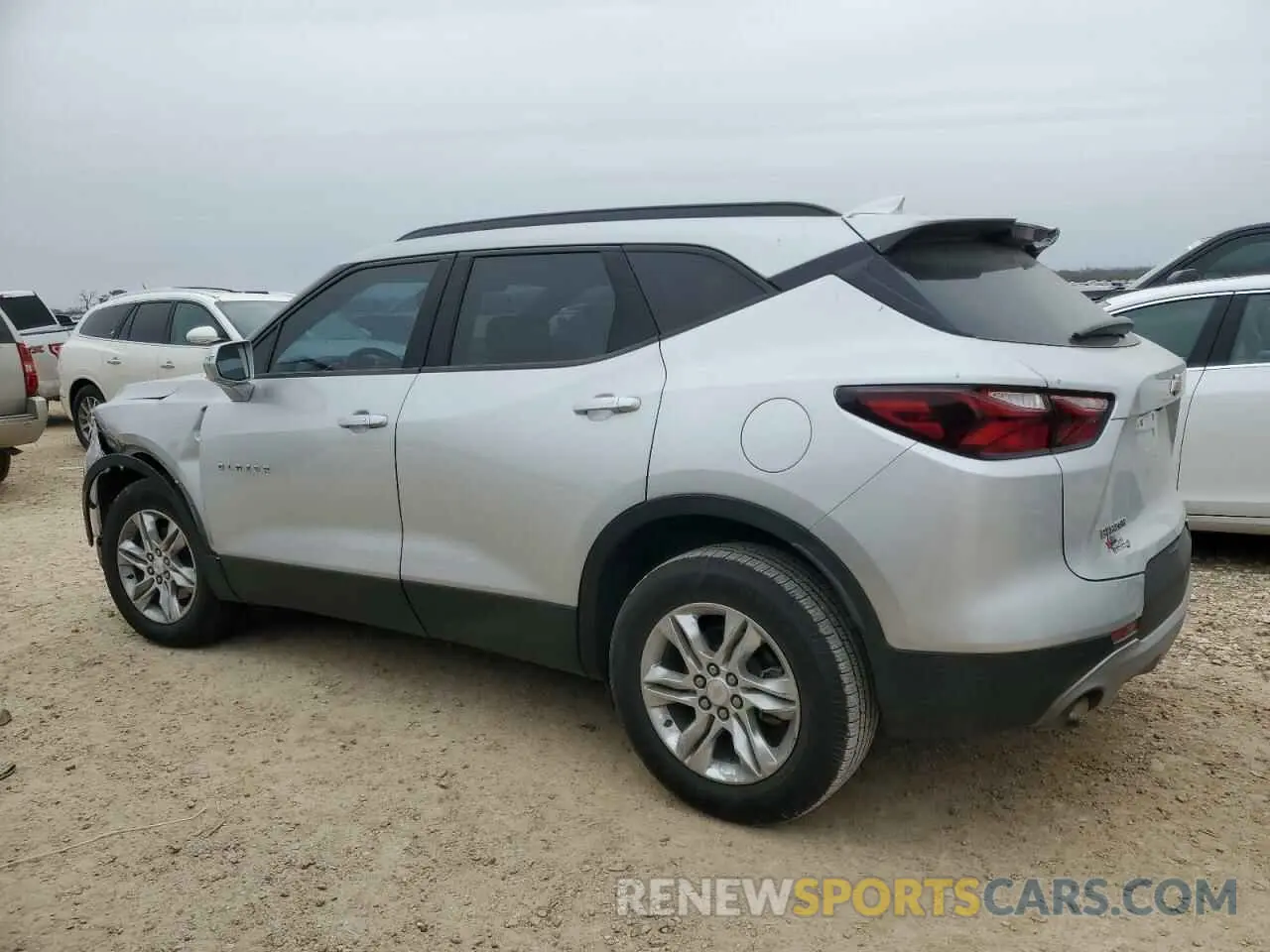 2 Photograph of a damaged car 3GNKBBRA7LS631181 CHEVROLET BLAZER 2020