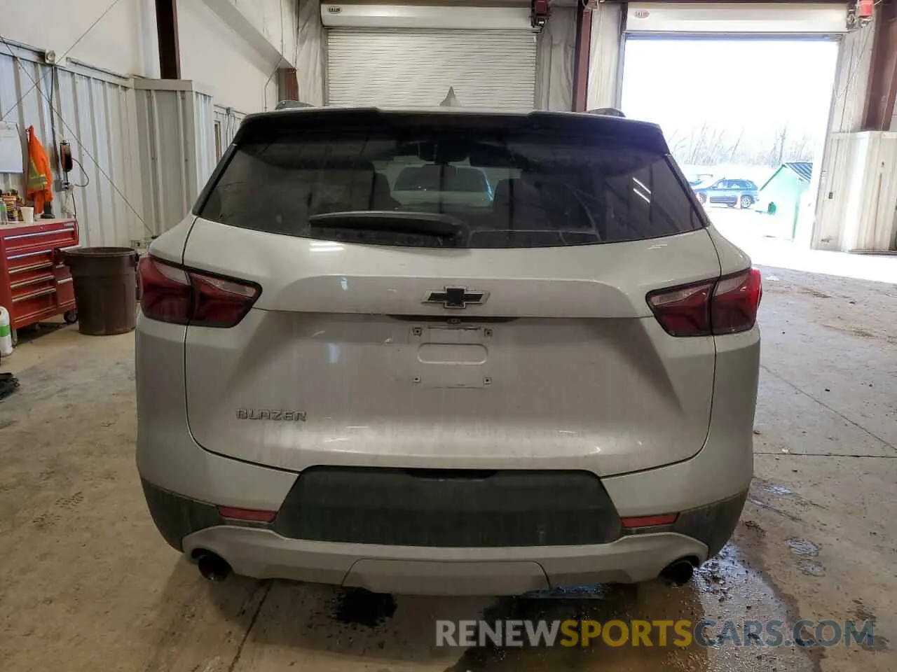 6 Photograph of a damaged car 3GNKBBRA7LS729322 CHEVROLET BLAZER 2020