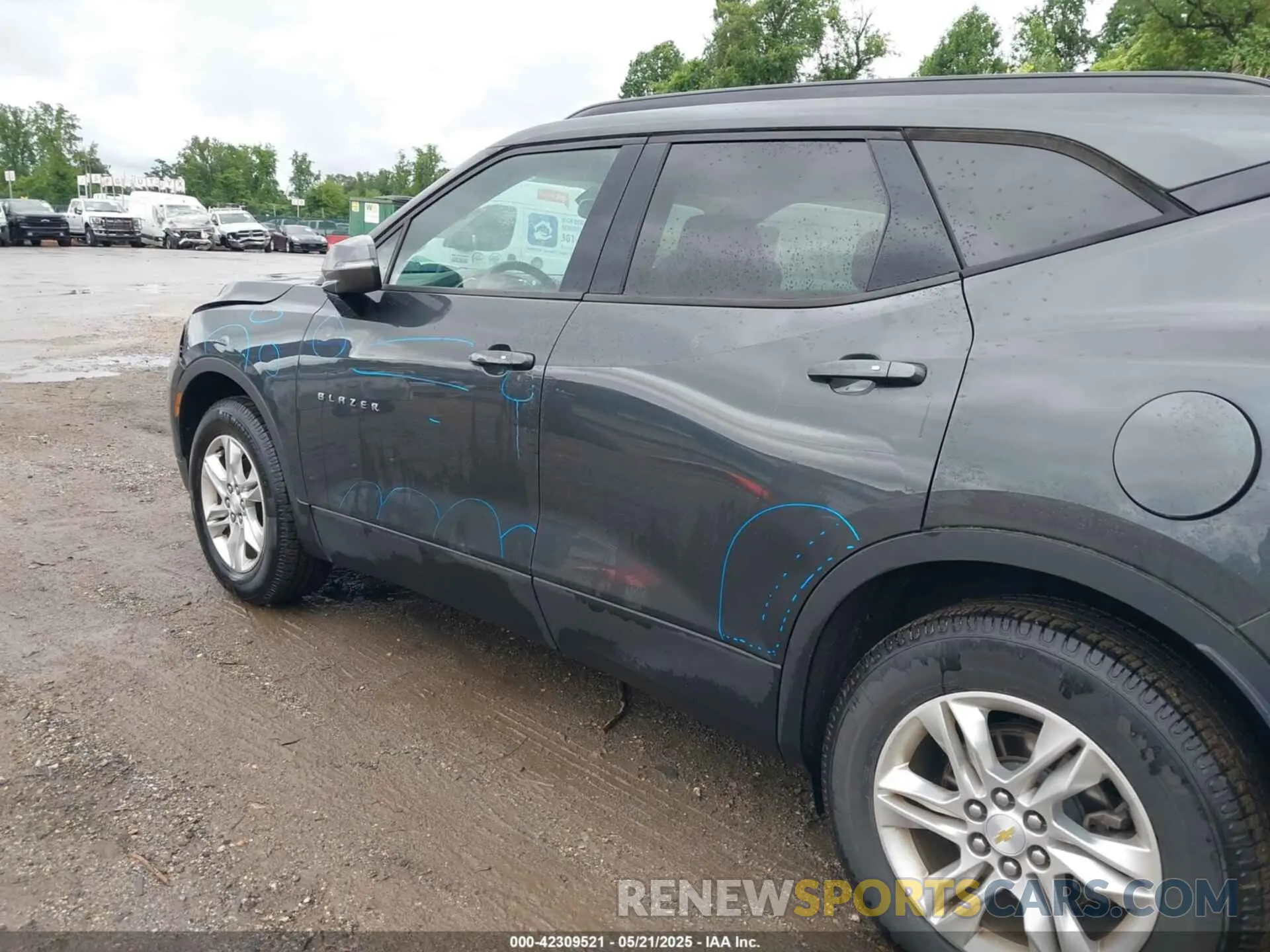 18 Photograph of a damaged car 3GNKBBRA8LS572366 CHEVROLET BLAZER 2020