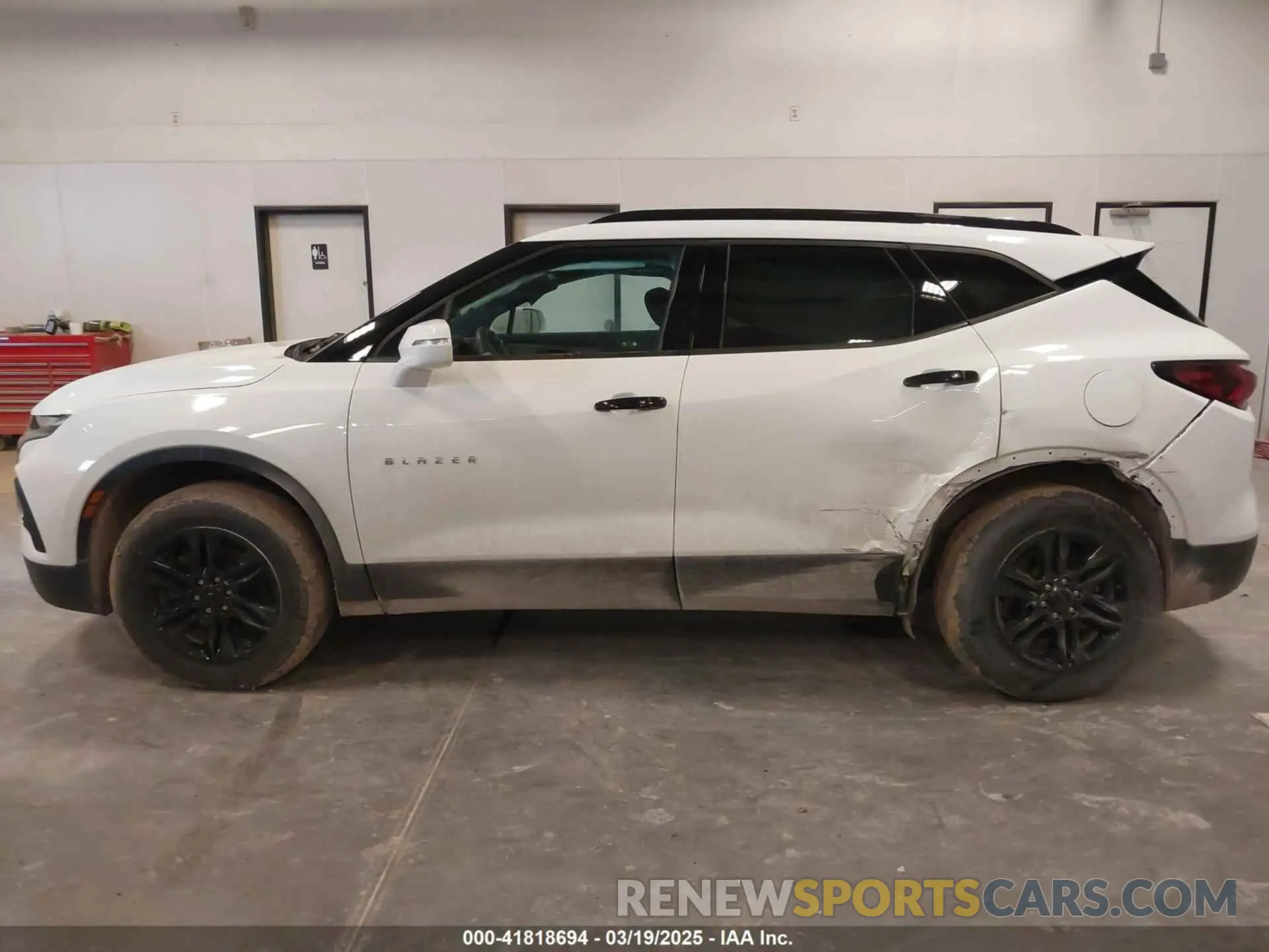 14 Photograph of a damaged car 3GNKBBRA8LS667591 CHEVROLET BLAZER 2020