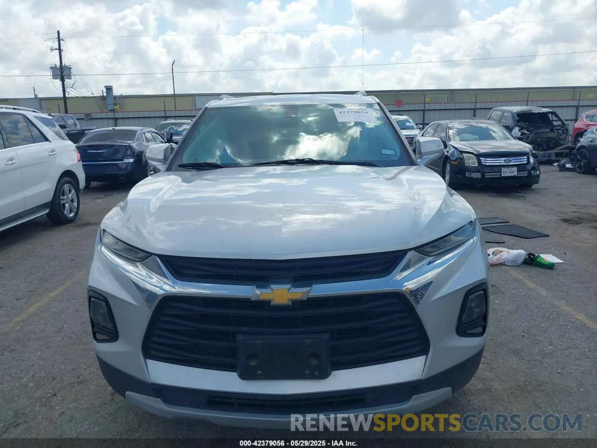 12 Photograph of a damaged car 3GNKBBRA8LS700895 CHEVROLET BLAZER 2020