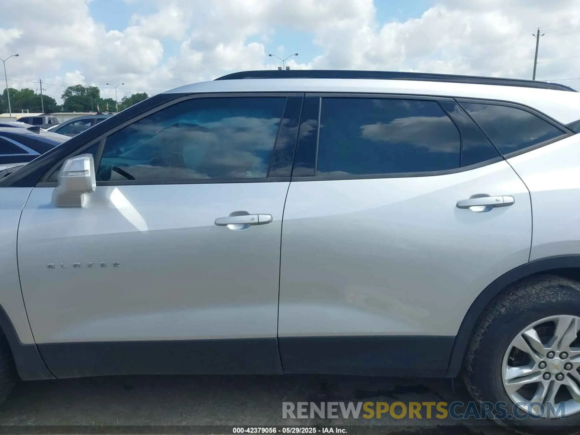 14 Photograph of a damaged car 3GNKBBRA8LS700895 CHEVROLET BLAZER 2020